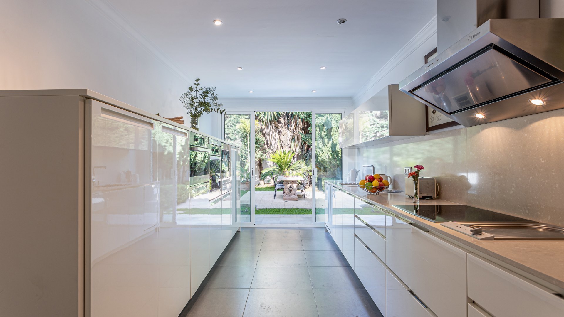 Luxury 5-bedroom villa in Los Monteros beach (Marbella) – steps from the sea with private pool