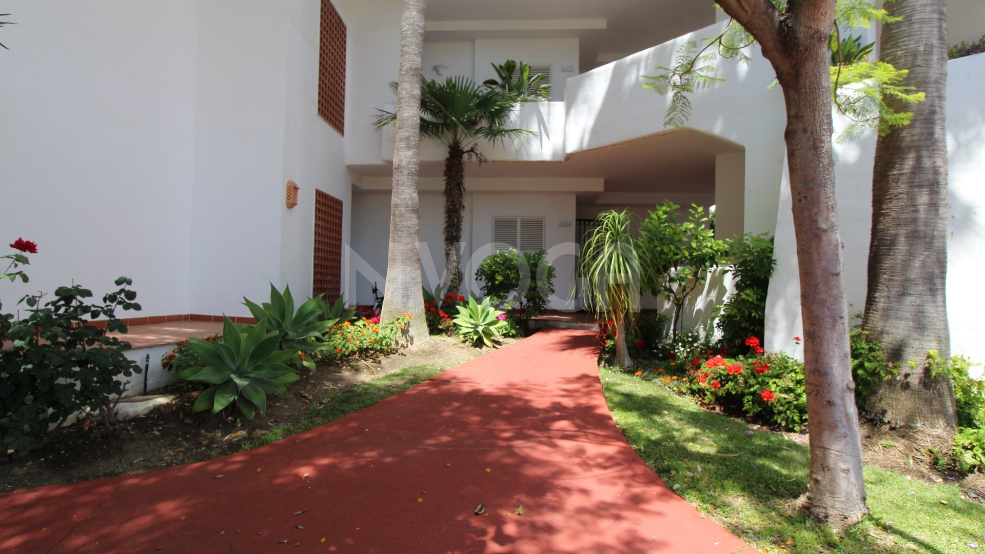 Apartamento de 2 dormitorios en alquiler en Jardines del Aldaba, Puerto Banús