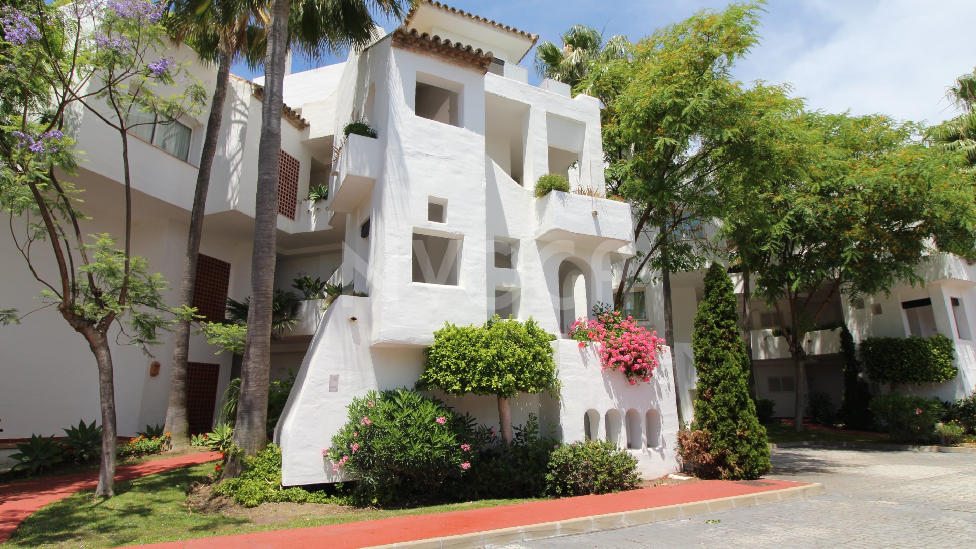 Apartamento de 2 dormitorios en alquiler en Jardines del Aldaba, Puerto Banús