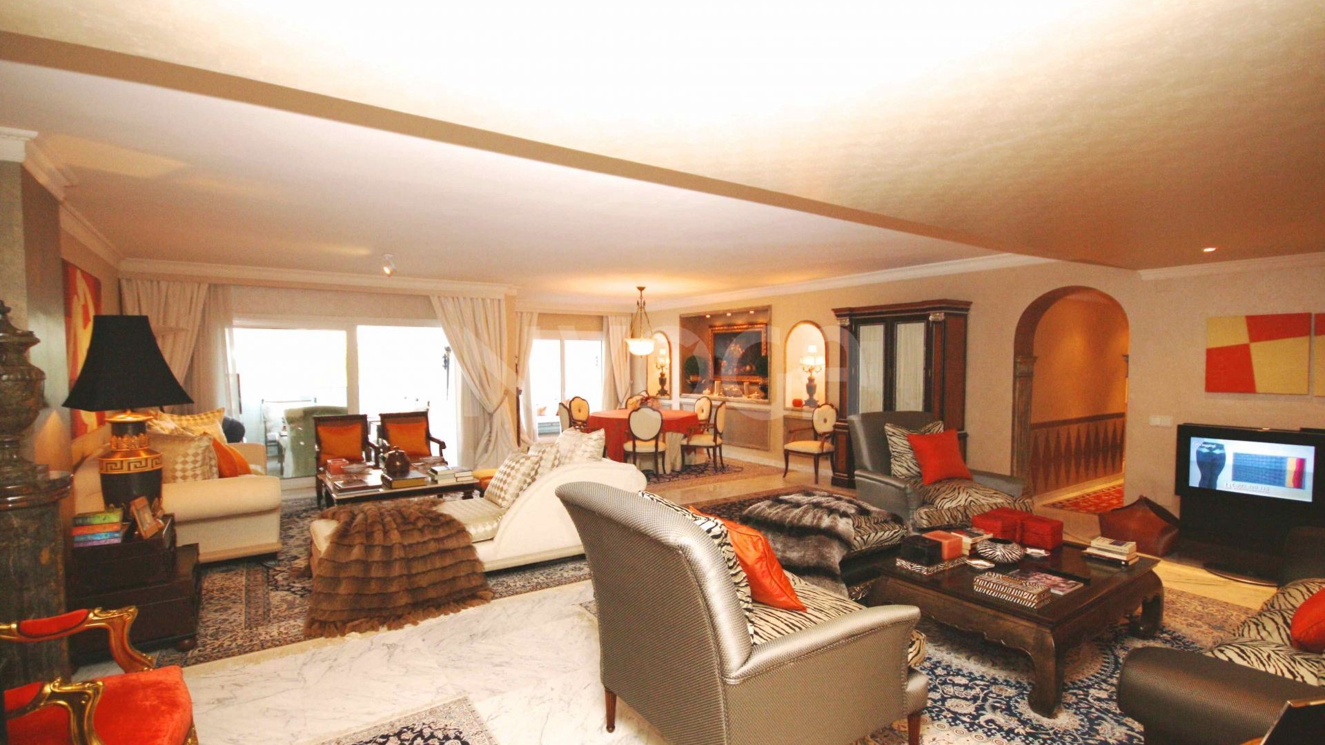 Excelente y espacioso apartamento de 3 dormitorios en Playas del Duque