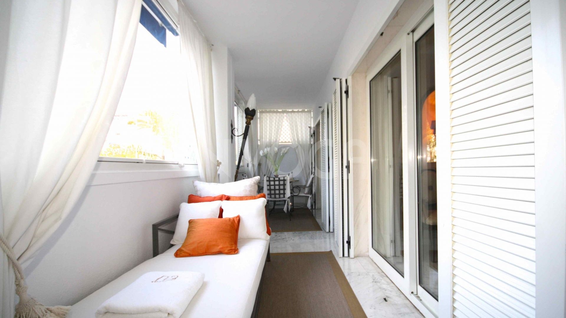 Excelente y espacioso apartamento de 3 dormitorios en Playas del Duque