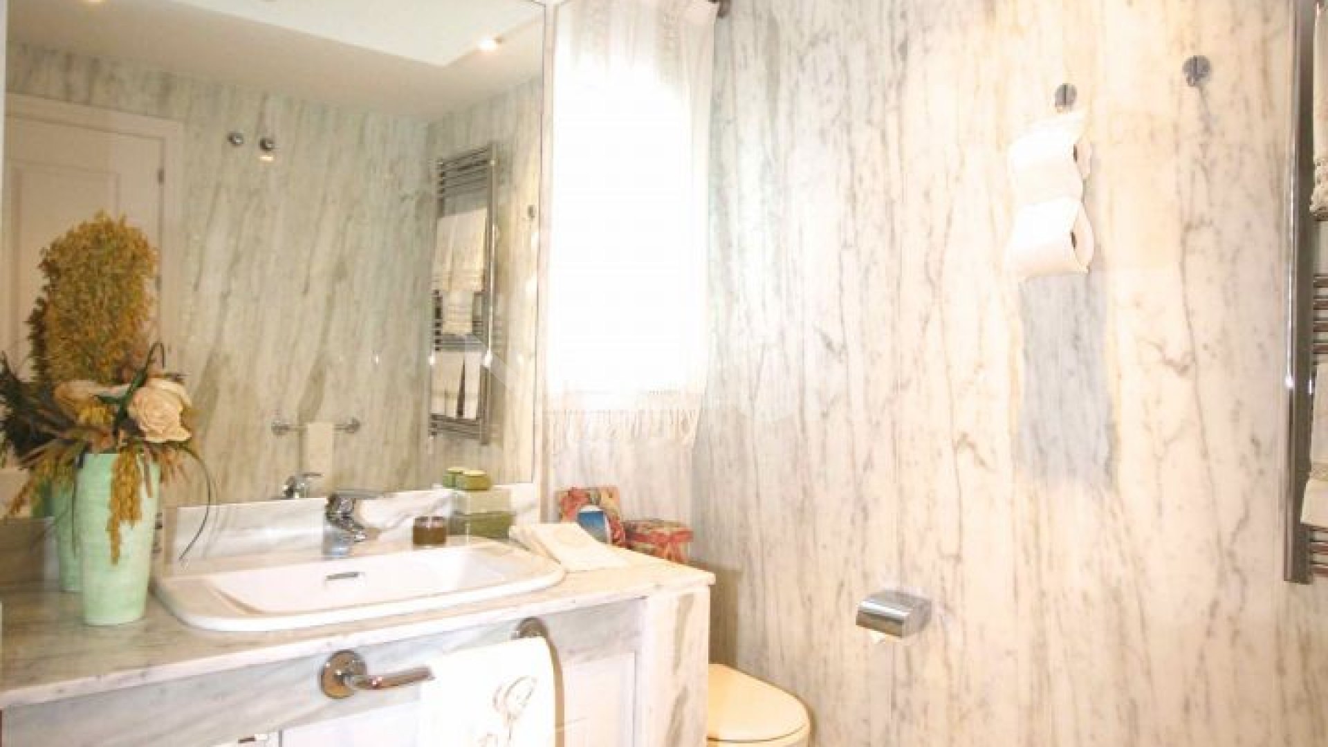 Excelente y espacioso apartamento de 3 dormitorios en Playas del Duque