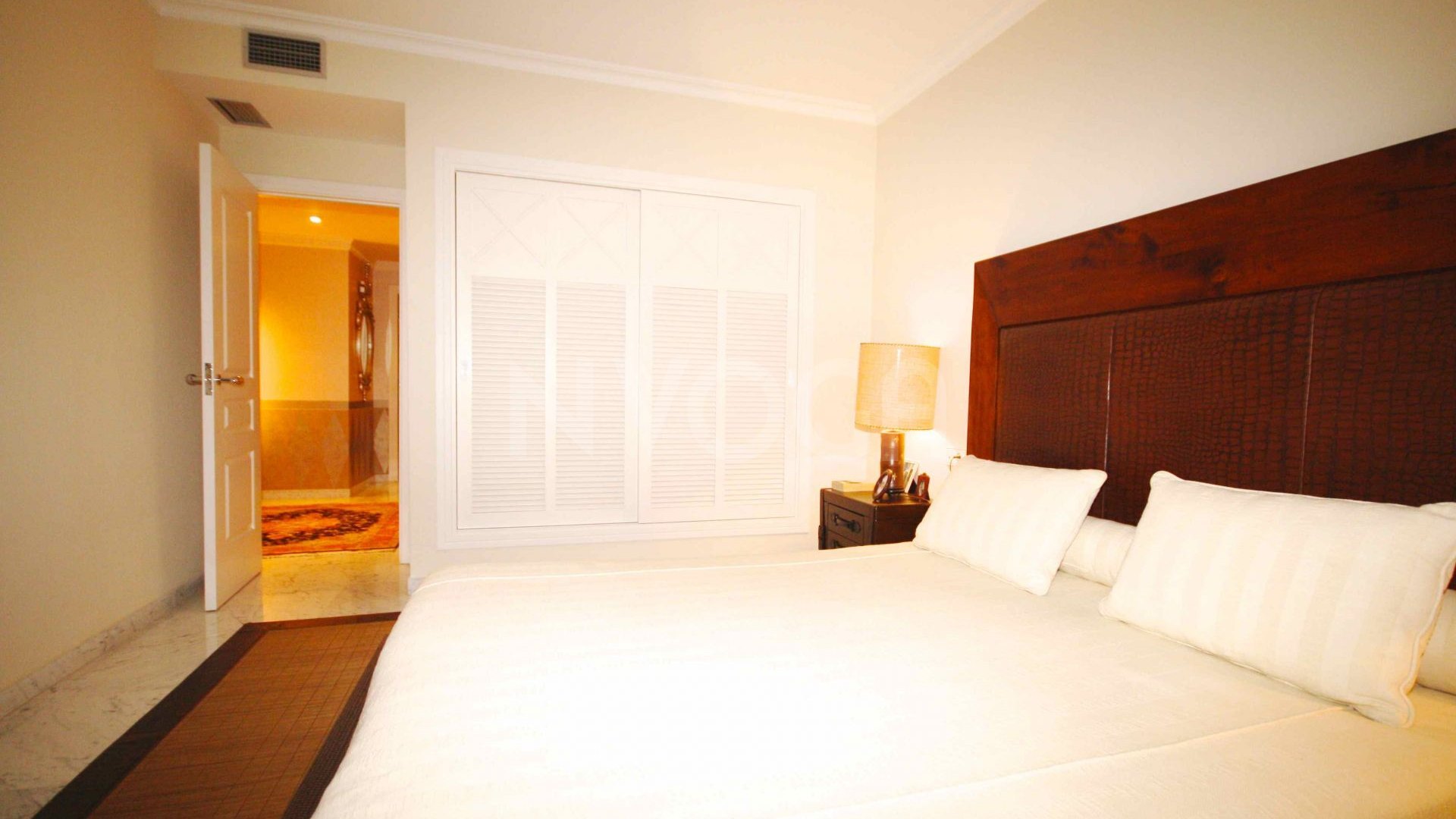 Excelente y espacioso apartamento de 3 dormitorios en Playas del Duque