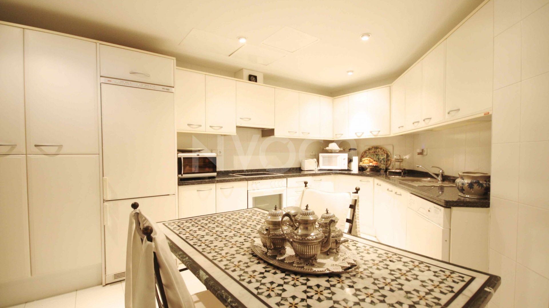 Excelente y espacioso apartamento de 3 dormitorios en Playas del Duque
