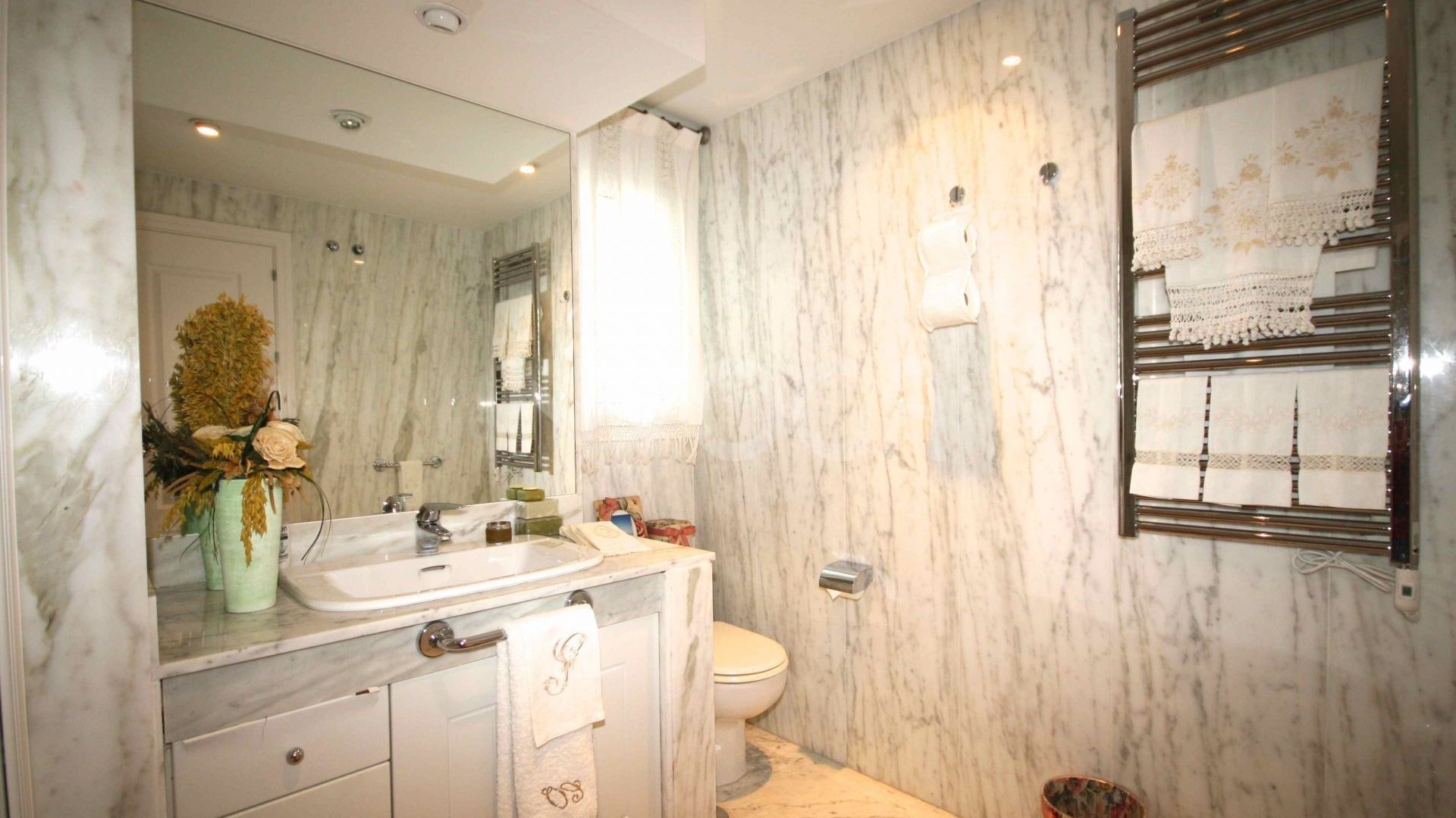 Excelente y espacioso apartamento de 3 dormitorios en Playas del Duque