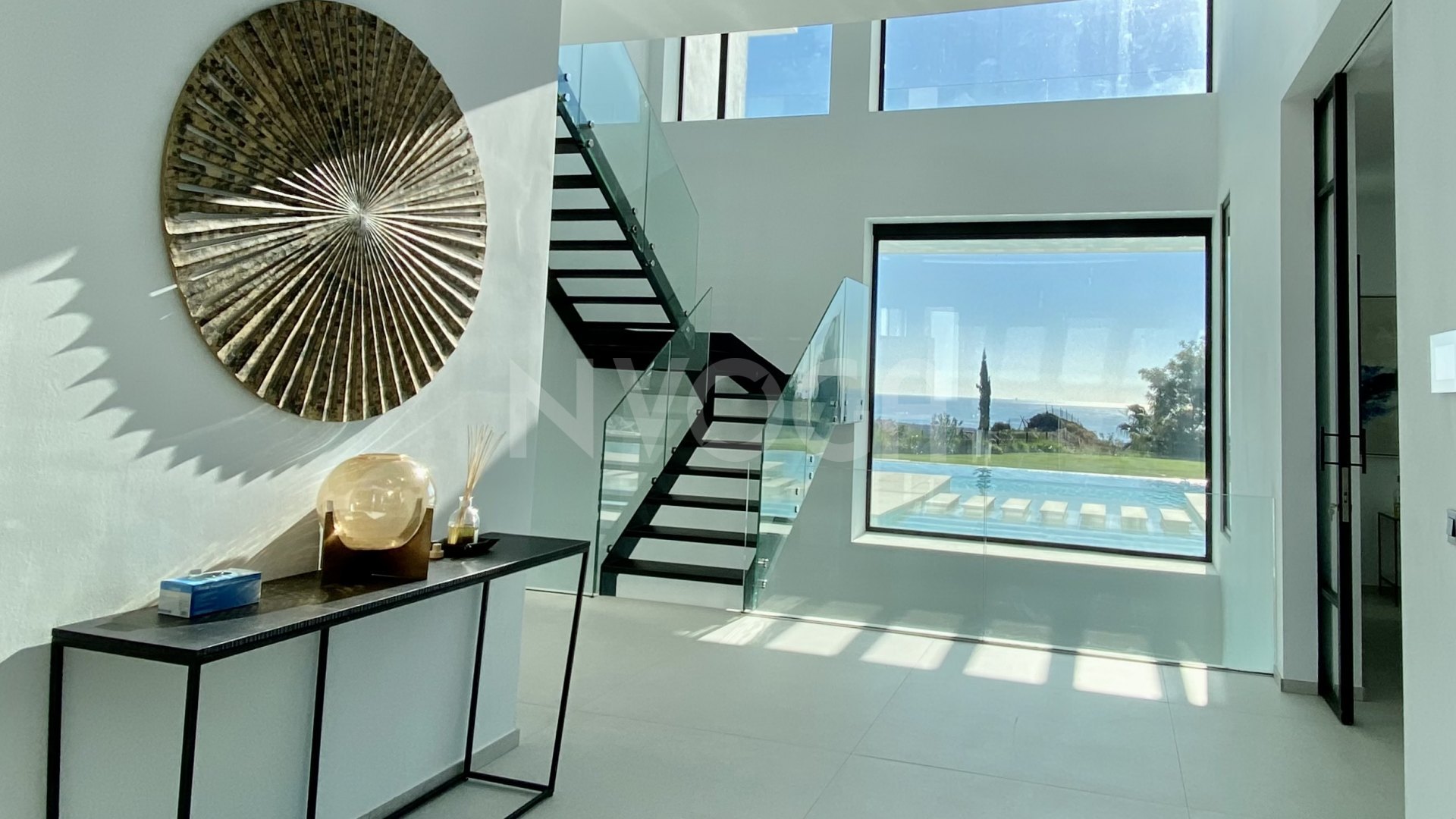 Ipmoresionante villa Moderna entre Marbella y Estepona
