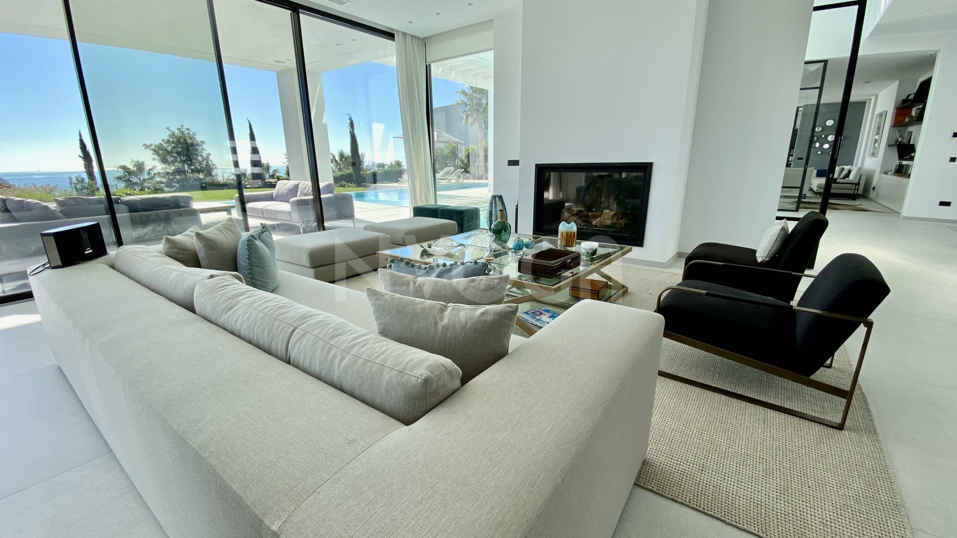 Ipmoresionante villa Moderna entre Marbella y Estepona