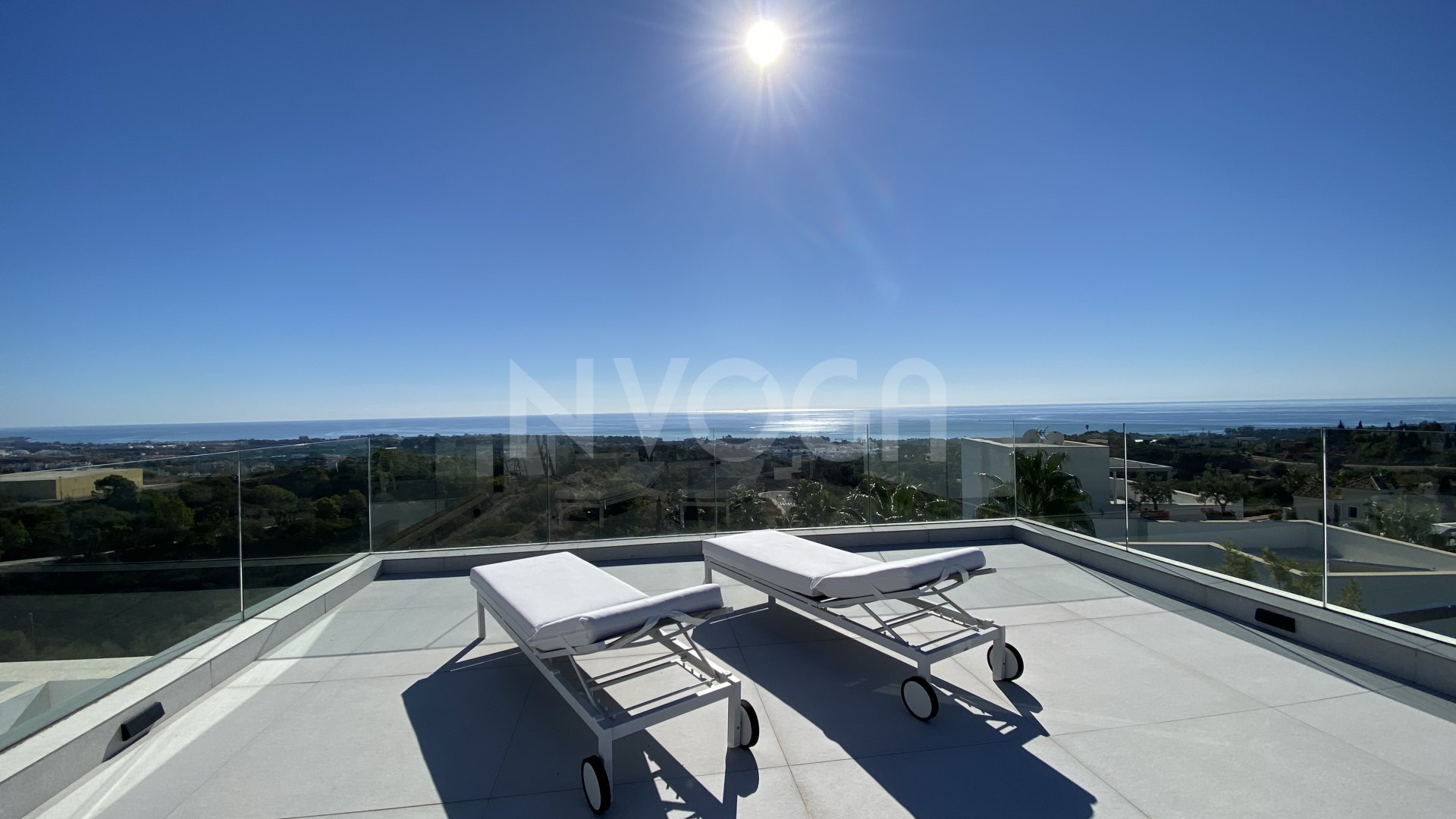 Ipmoresionante villa Moderna entre Marbella y Estepona