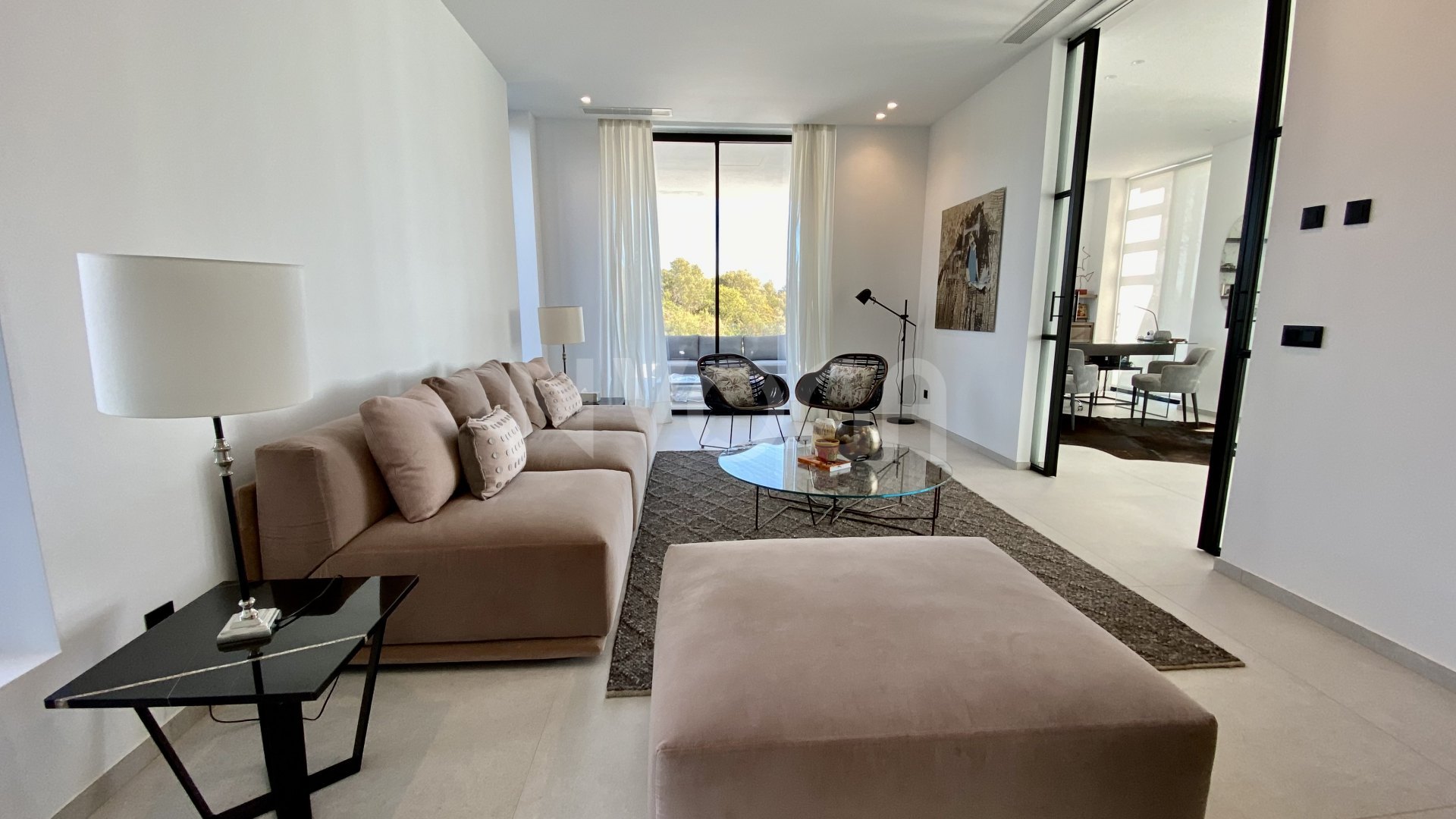 Ipmoresionante villa Moderna entre Marbella y Estepona