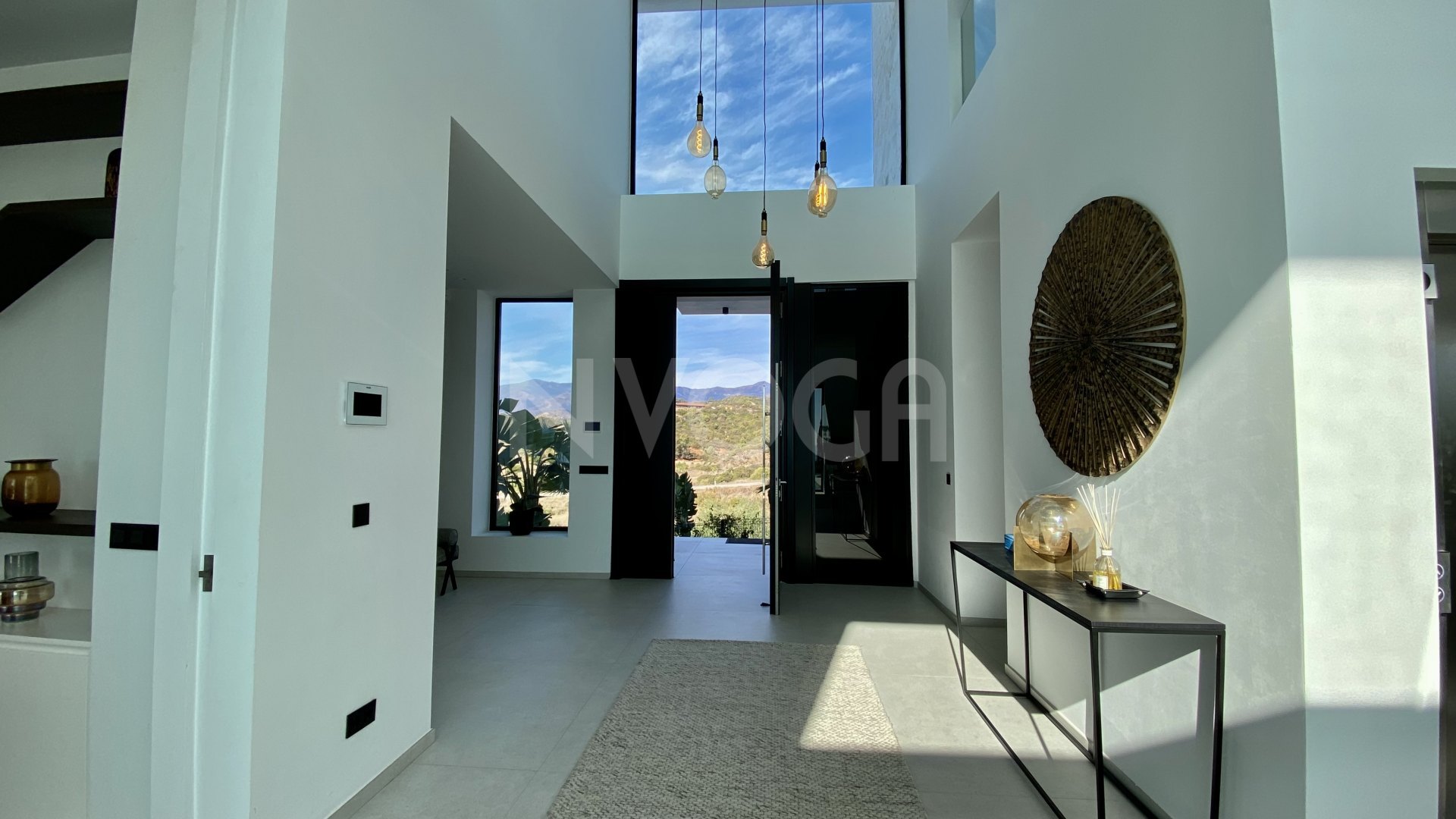Ipmoresionante villa Moderna entre Marbella y Estepona