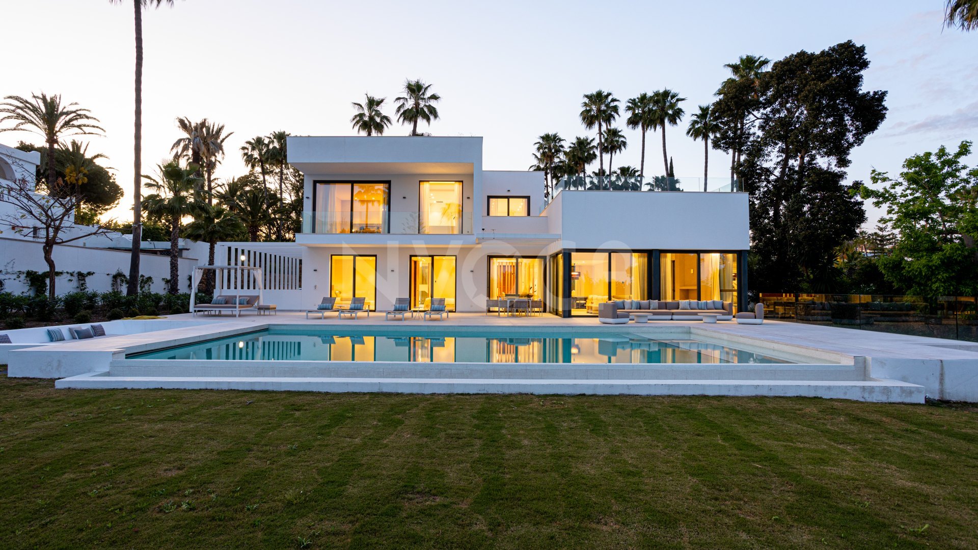 Brand new stunning contemporary villa in El Paraiso, New Golden Mile.