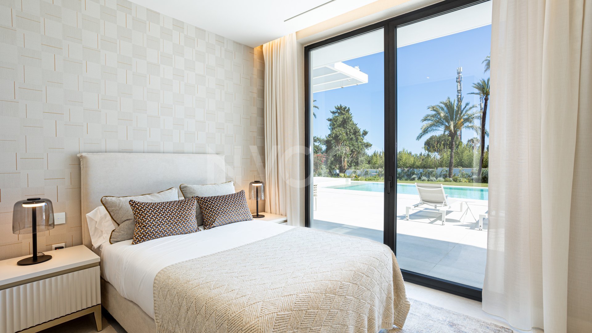 Brand new stunning contemporary villa in El Paraiso, New Golden Mile.