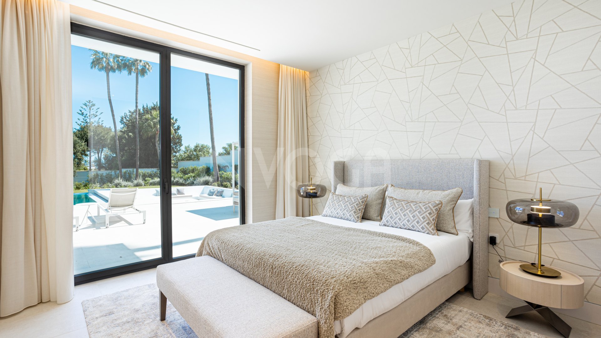 Brand new stunning contemporary villa in El Paraiso, New Golden Mile.