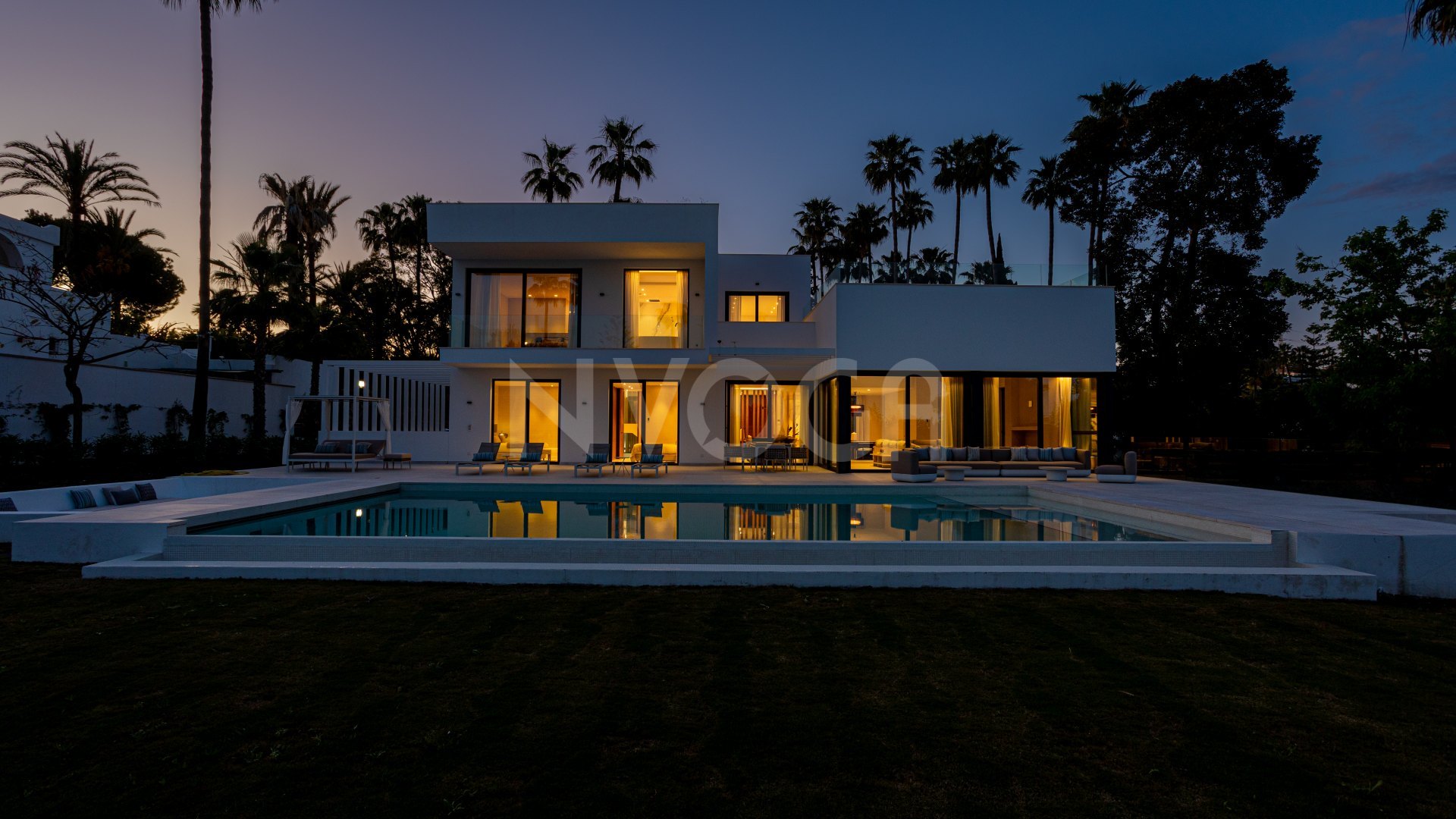 Brand new stunning contemporary villa in El Paraiso, New Golden Mile.