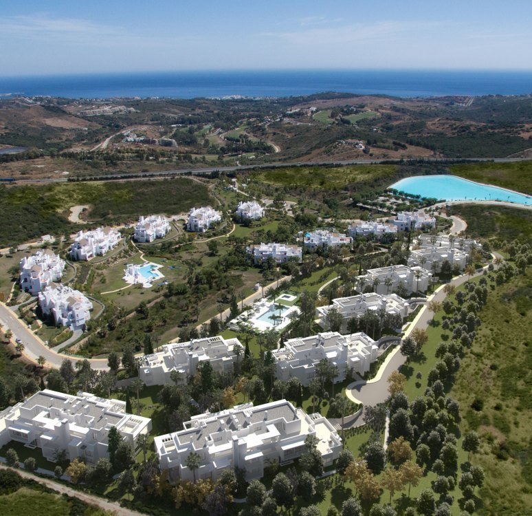 ALCAZABA Lagoon - The first Crystal Lagoons to be built in Europe, for theexclusive use of the ALCAZABA Lagoon residential development.