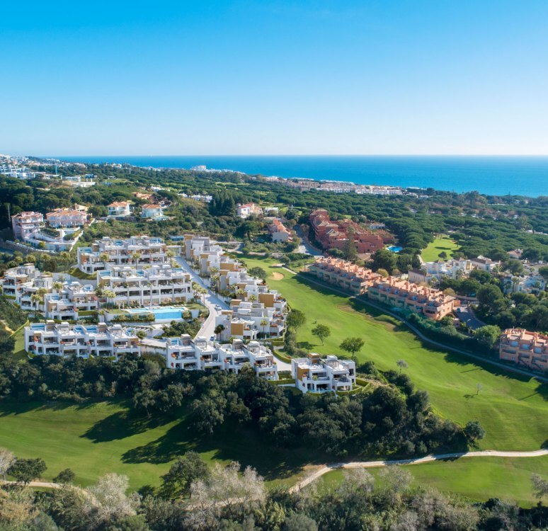 Viviendas de 2, 3 y 4 habitaciones en primera línea del campo de Cabopino GolfMarbella, diseñado para ofrecerle los mayores lujos de un resort dentro de sunuevo hogar.