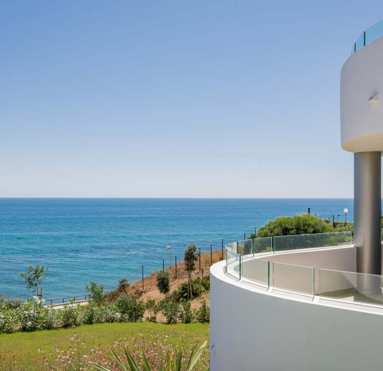 9440 square metres of prime Costa del Sol land transformed into an iconicresidential resort that brings new standards of quality to its Mijas Costalocation.