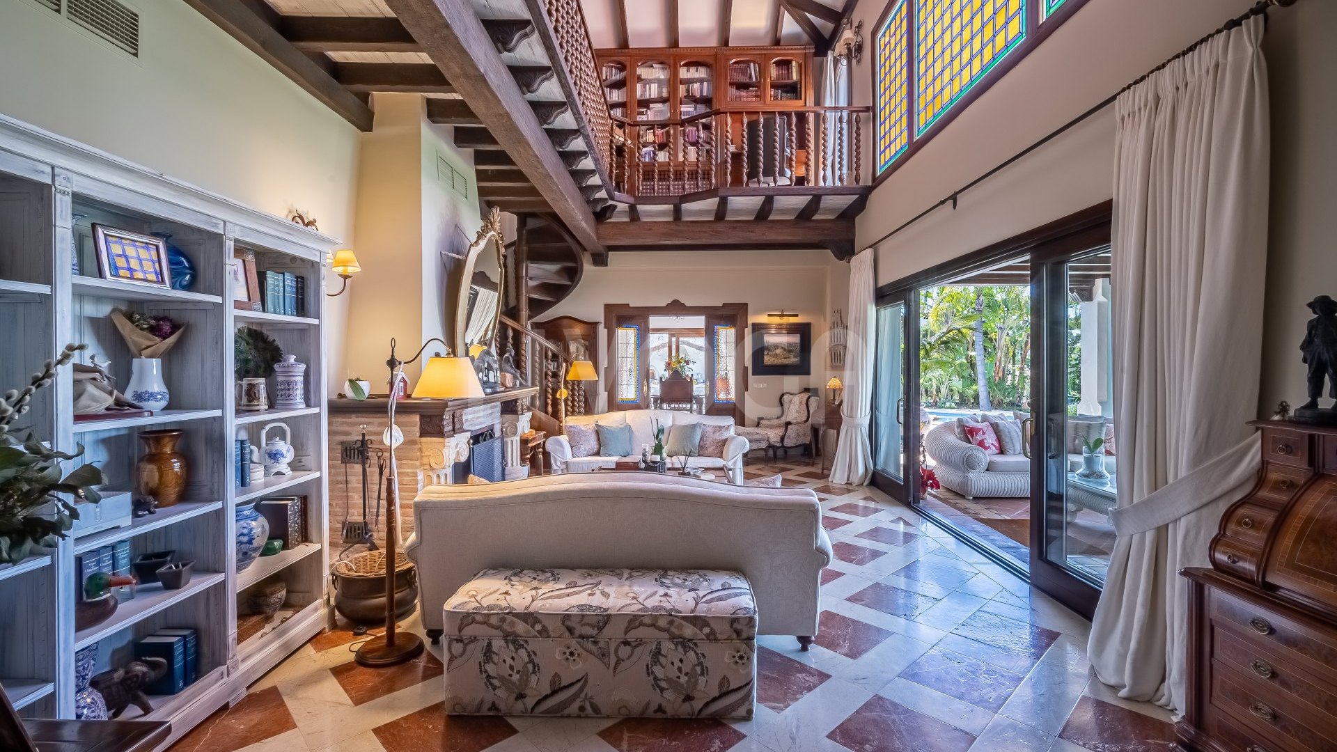Espectacular villa con vistas al mar en Bahia de Marbella, Marbella Este