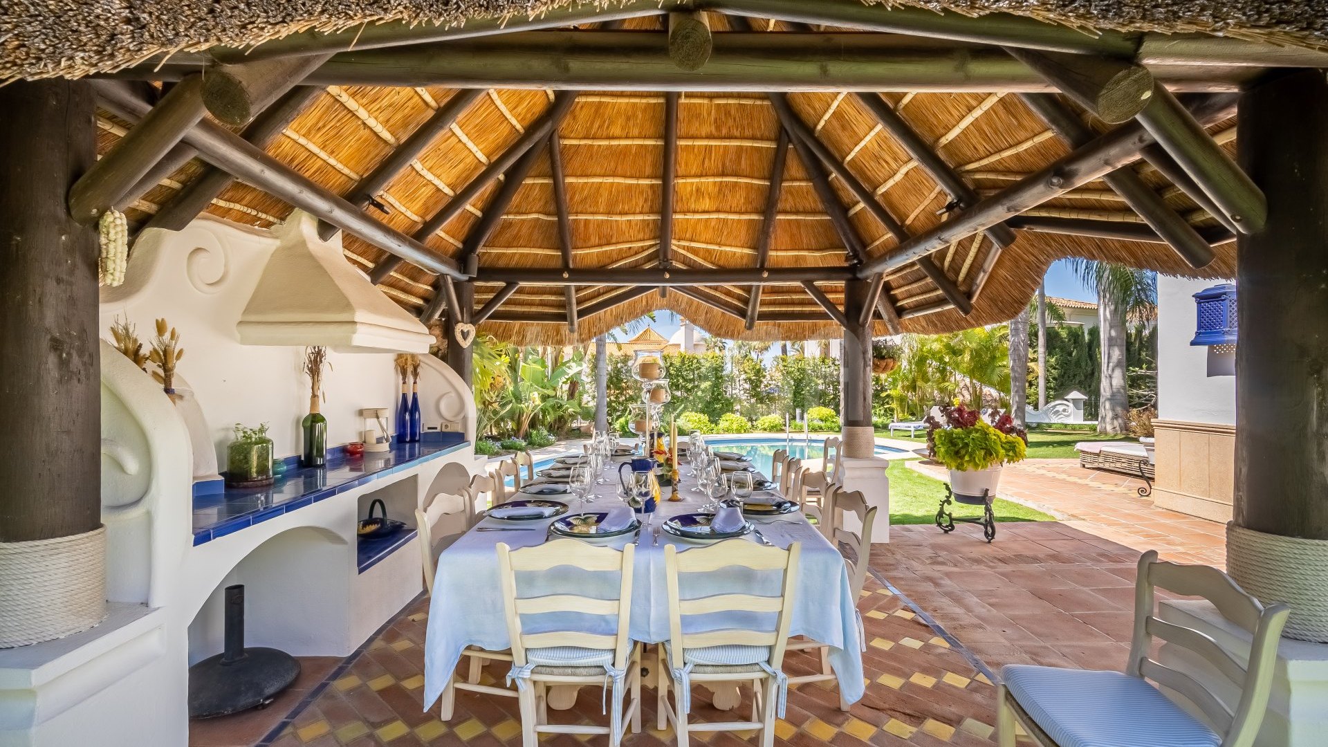 Espectacular villa con vistas al mar en Bahia de Marbella, Marbella Este