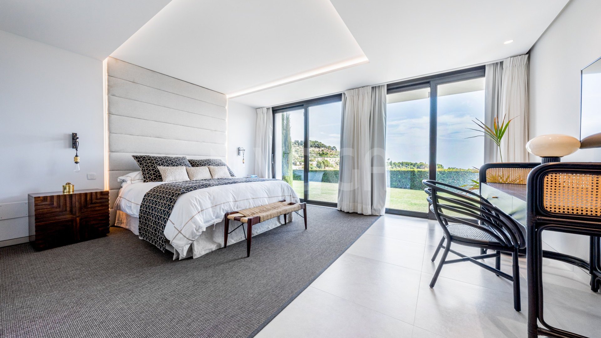 Impressive villa in a luxury residence in El Madroñal, Benahavís