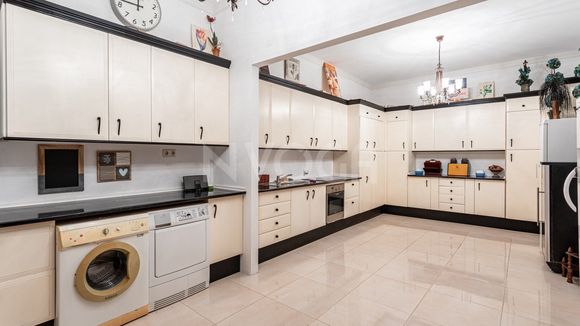 Stunning classic style villa nestled in the heart of the prestigious Golf Valley in Nueva Andalucia