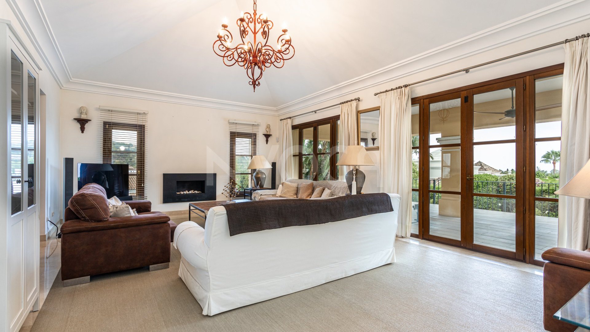 Stunning classic style villa nestled in the heart of the prestigious Golf Valley in Nueva Andalucia