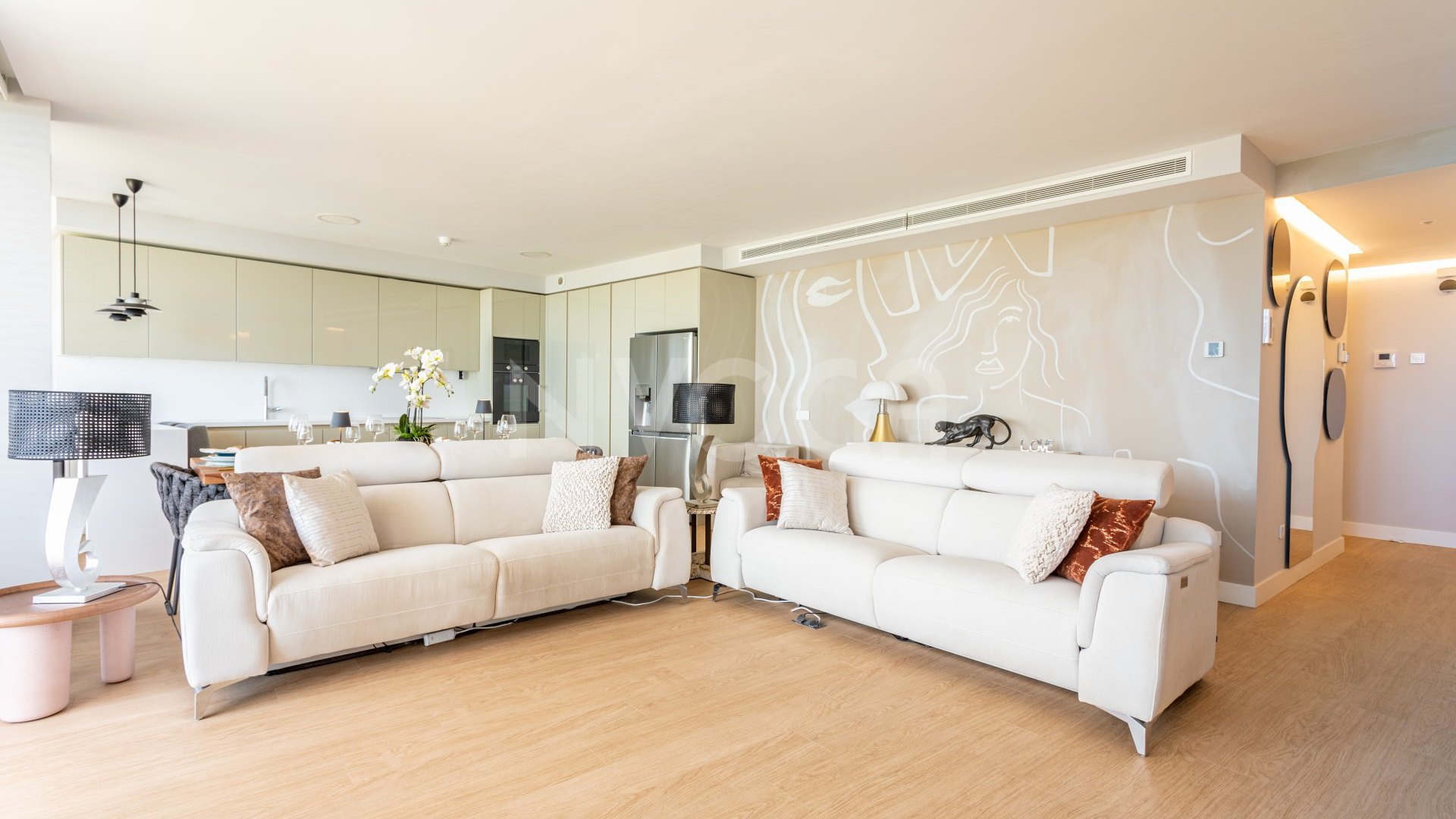 Magnificent front line beach apartment with spectacular sea views in Estepona.