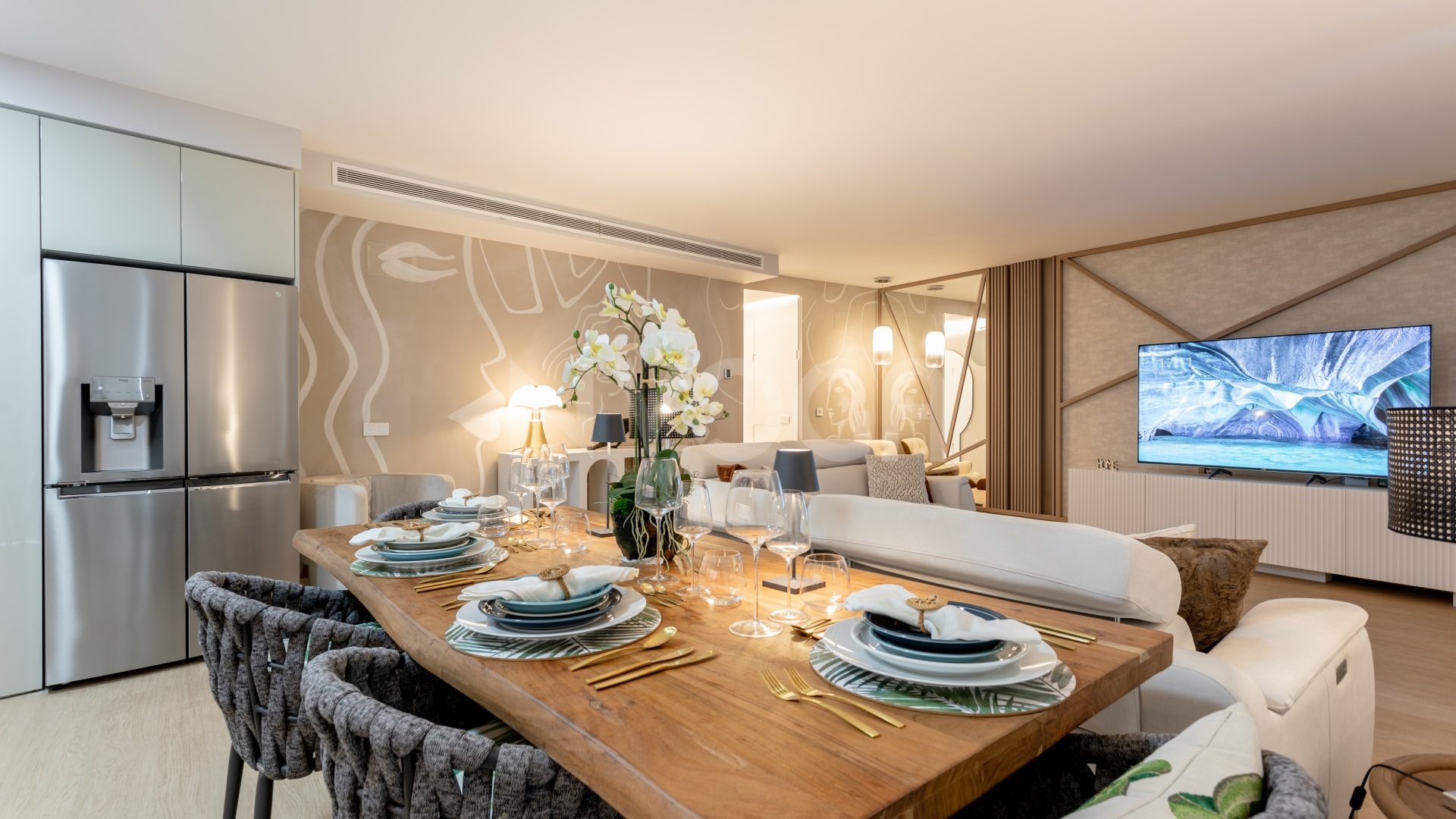 Magnificent front line beach apartment with spectacular sea views in Estepona.