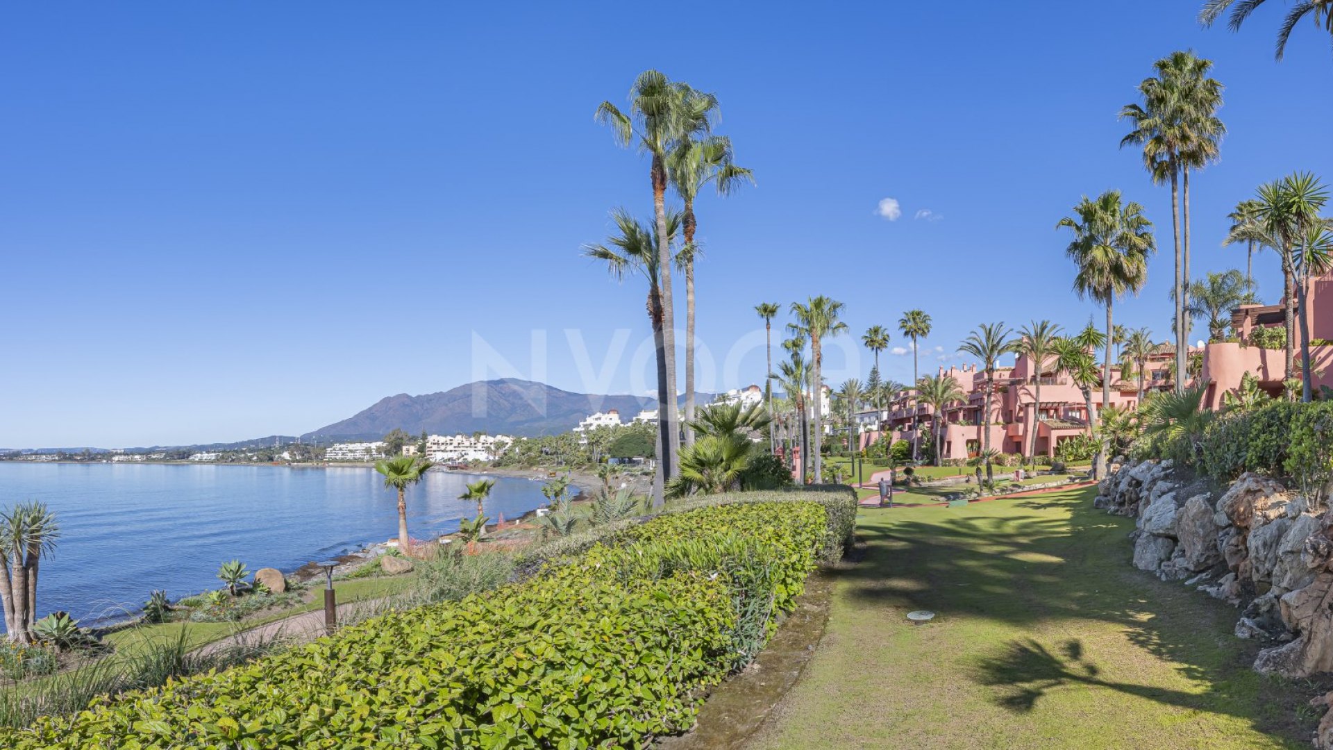 Beachfront Apartment in Estepona