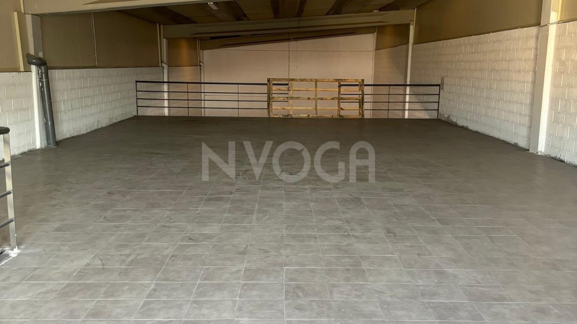 Gran oportunidad de negocio: Nave industrial en venta en Marbella.