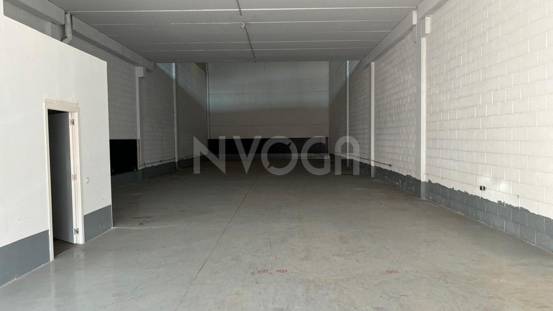 Gran oportunidad de negocio: Nave industrial en venta en Marbella.