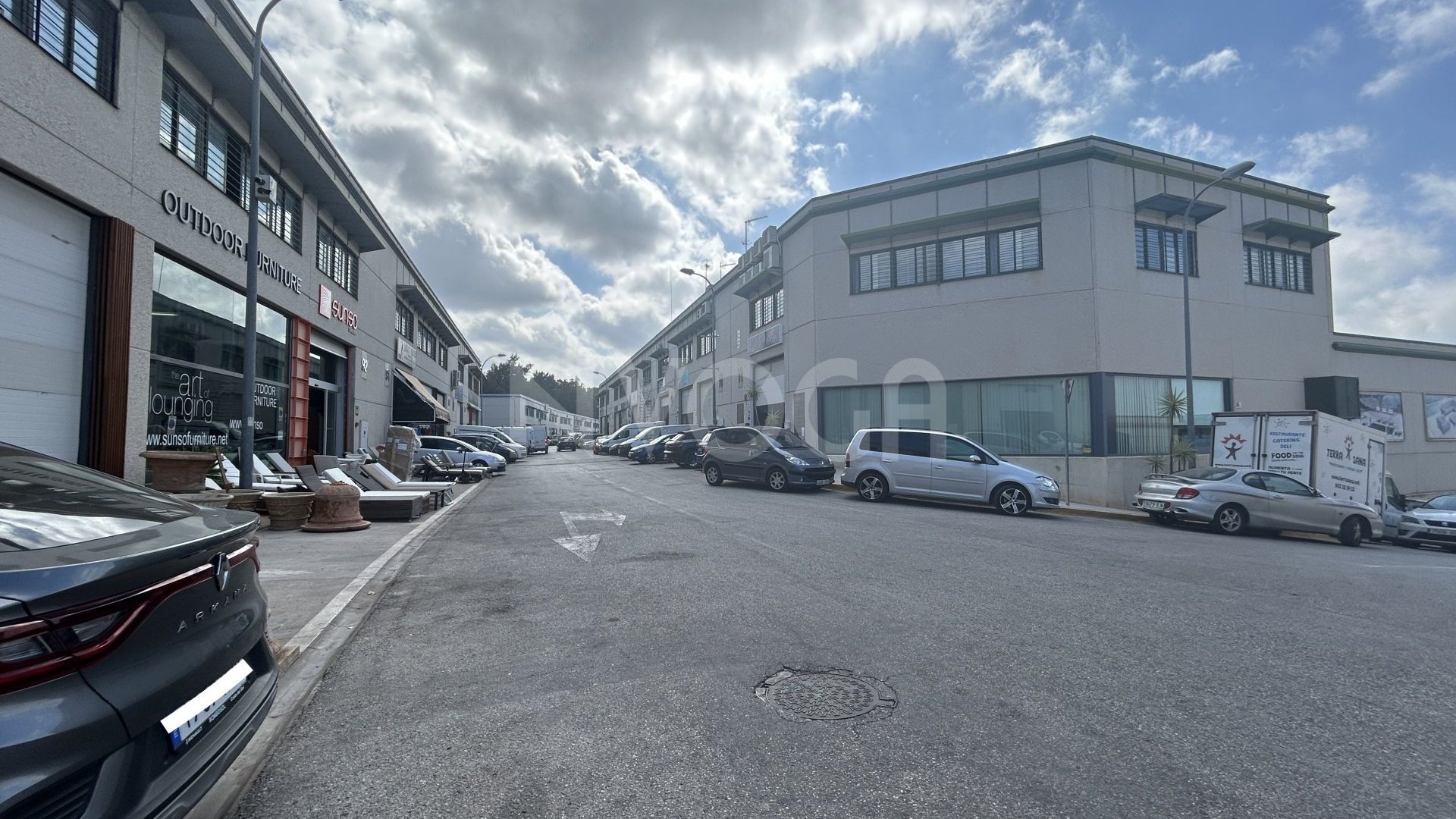 Business opportunity! Spacious industrial building for sale in Marbella