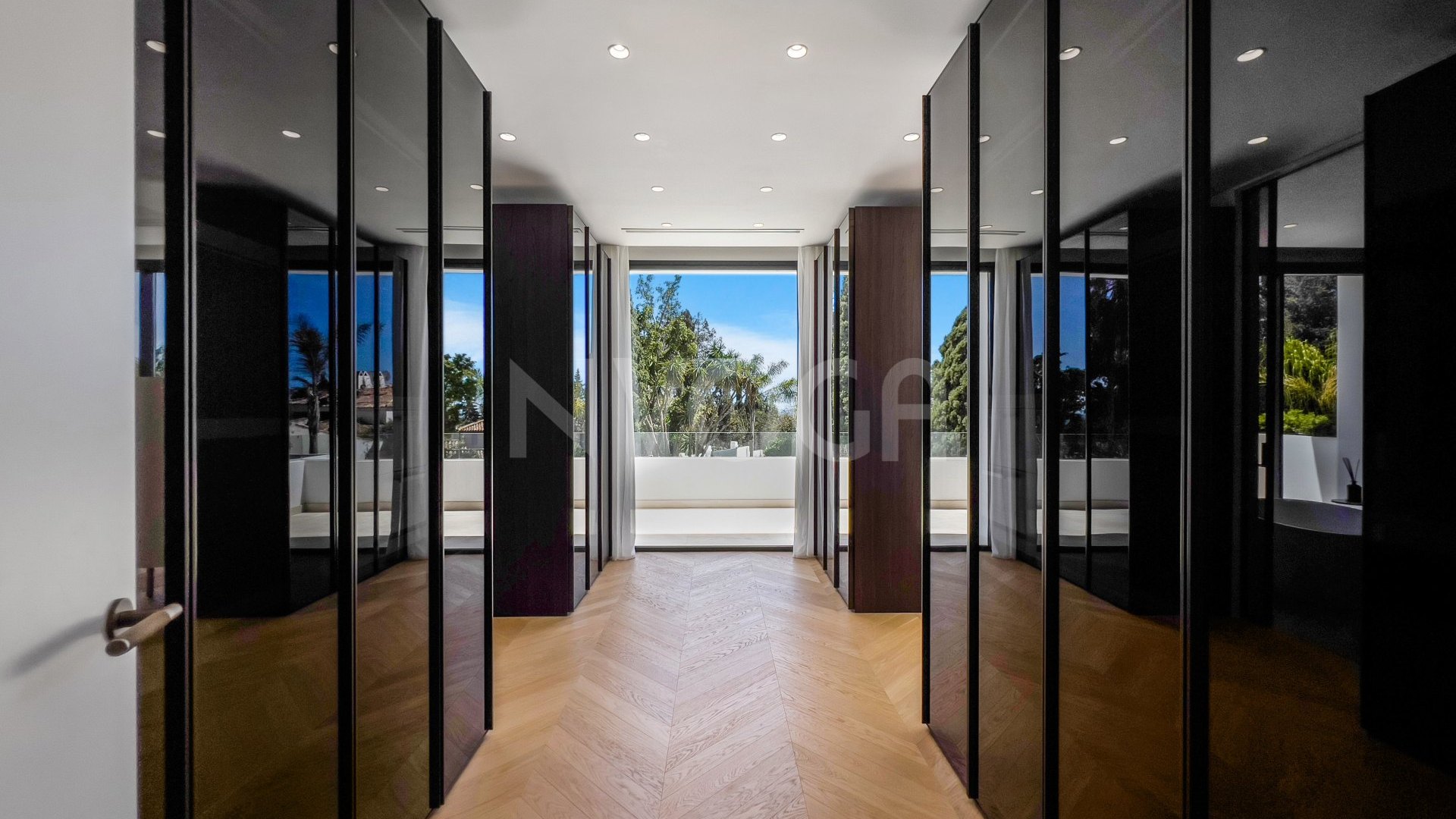 Villa de lujo con vistas al mar en Lomas de Marbella Club
