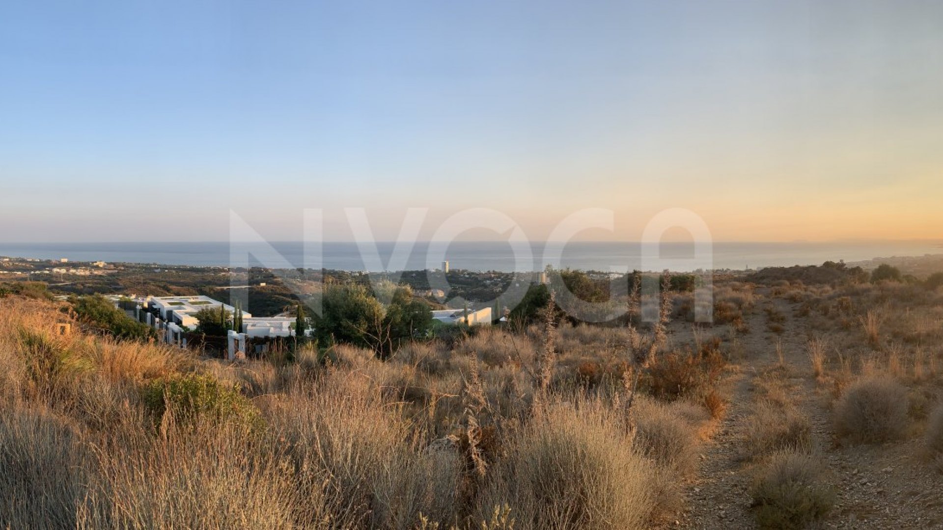 Paraíso tropical con vistas panorámicas al mar en Los Altos de los Monteros