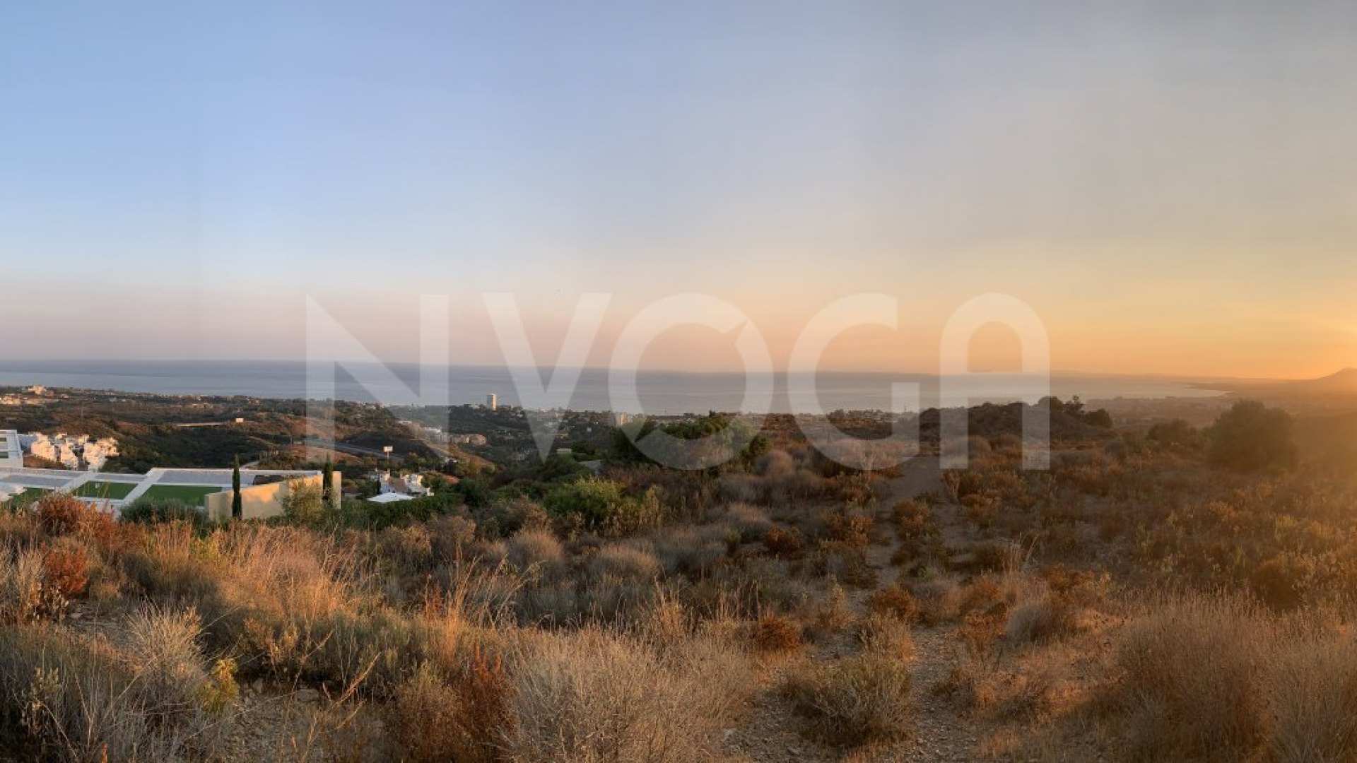Paraíso tropical con vistas panorámicas al mar en Los Altos de los Monteros