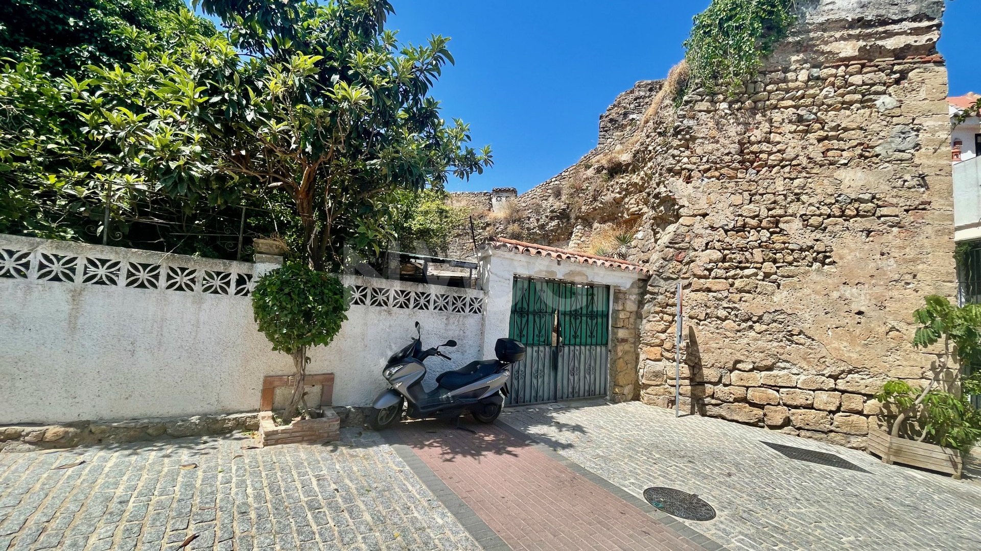 Para inversores-magnifico edificio en el Casco Antiguo de Marbella