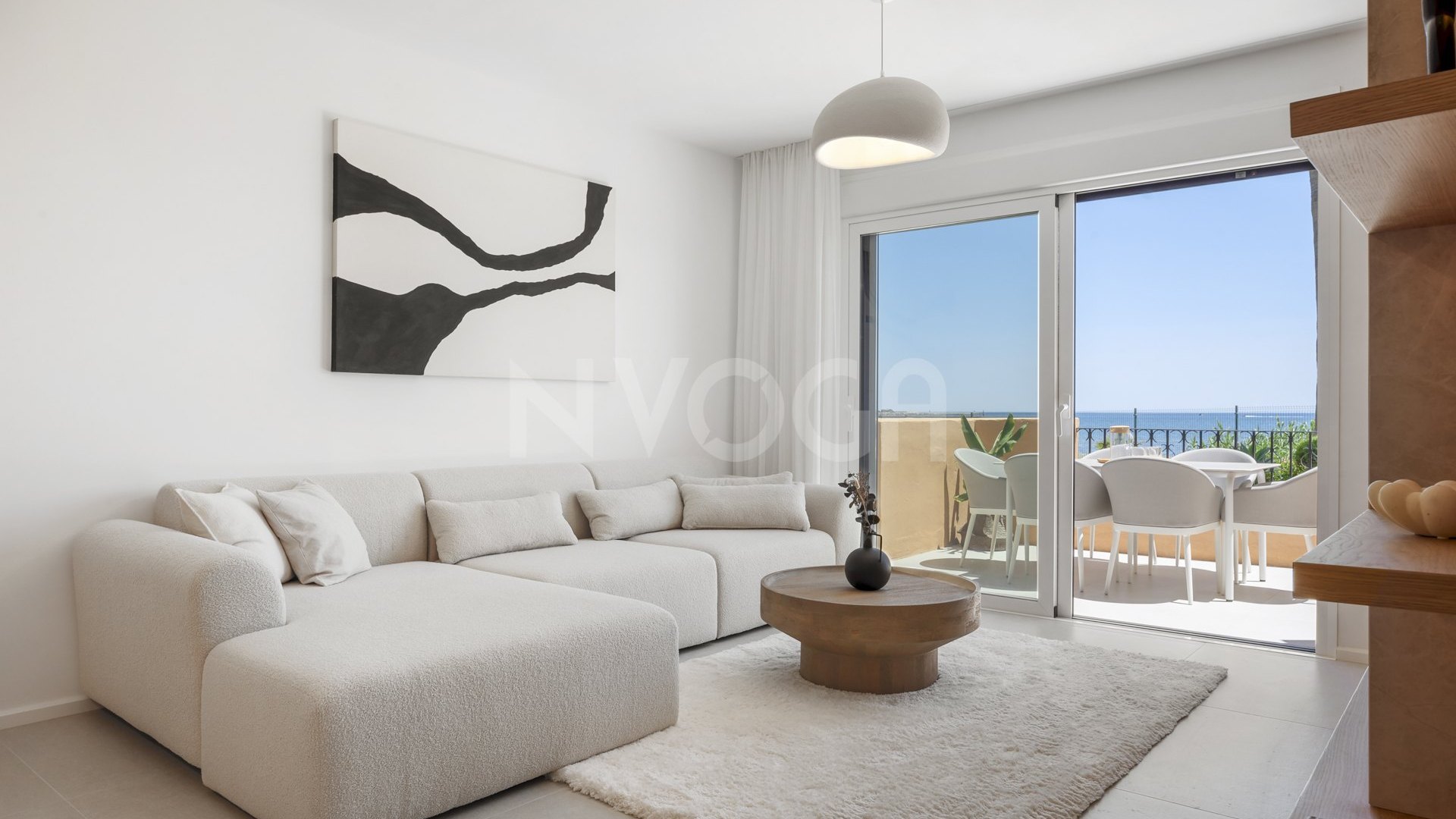 Elegant Beachfront Apartment – Riviera Andaluza, Estepona