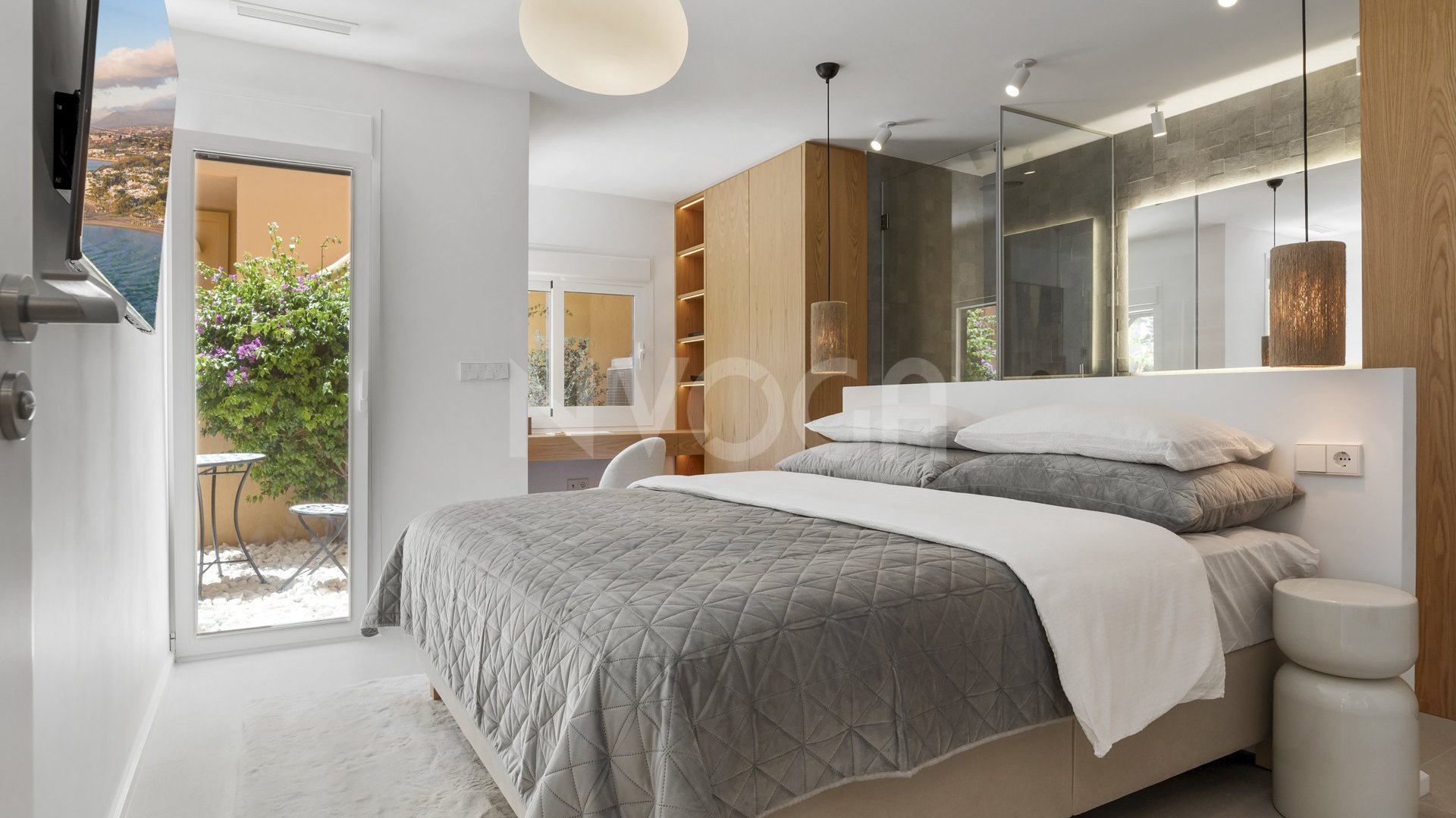Elegant Beachfront Apartment – Riviera Andaluza, Estepona