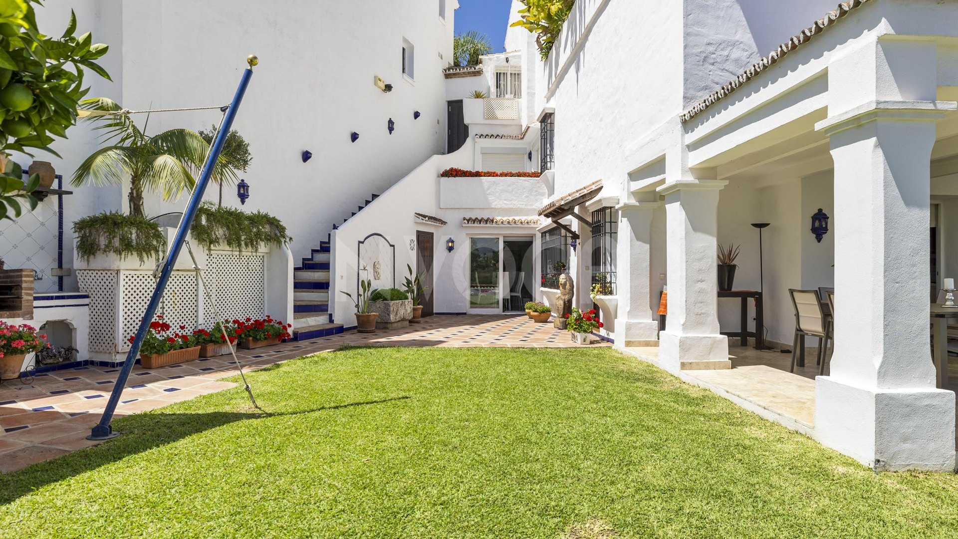 Spacious Townhouse with Garden & La Concha Views – Los Toreros, Puerto Banús