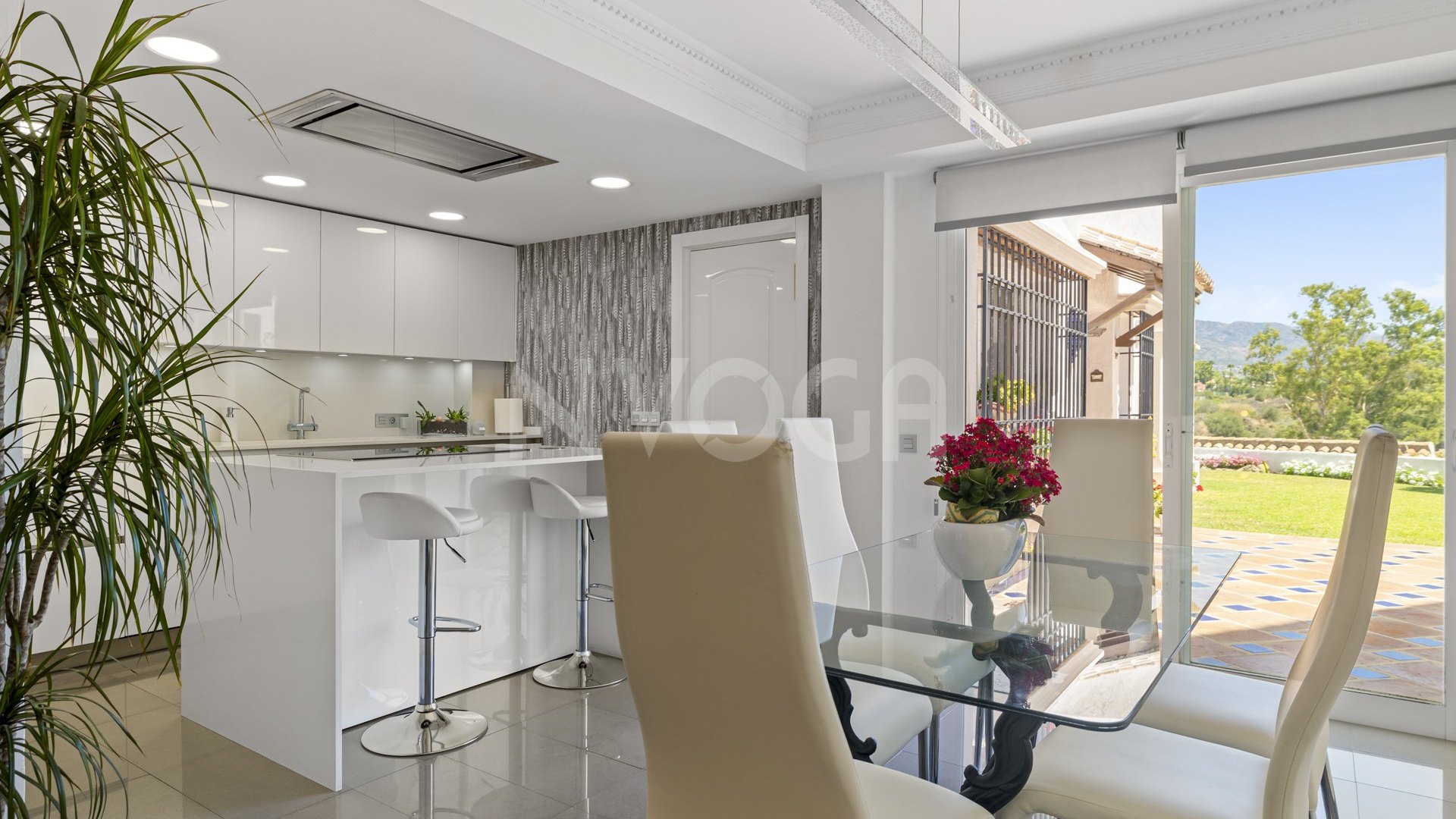 Spacious Townhouse with Garden & La Concha Views – Los Toreros, Puerto Banús