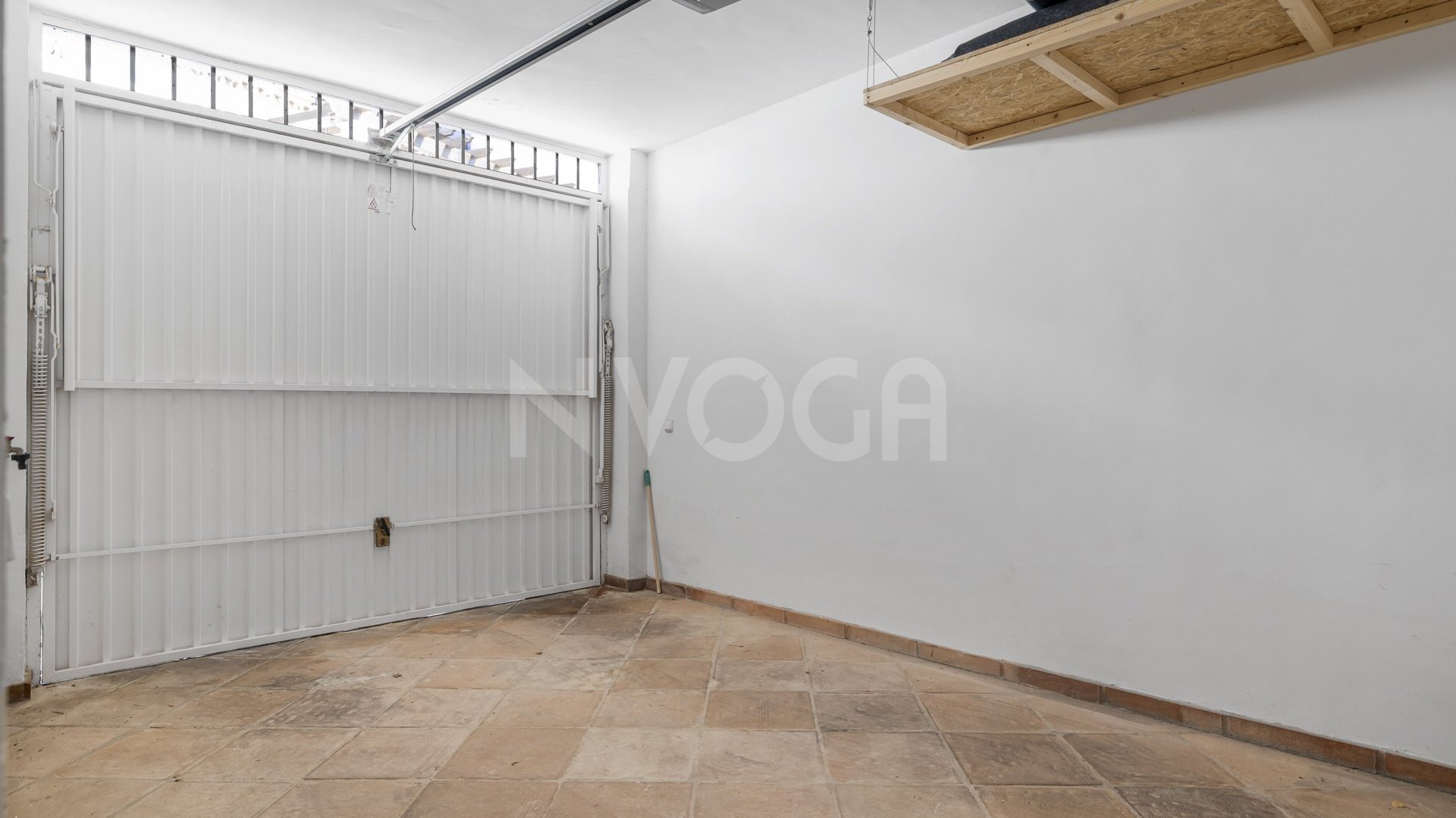 Exceptional 5-Bedroom Townhouse in La Perla de la Heredia, Benahavís