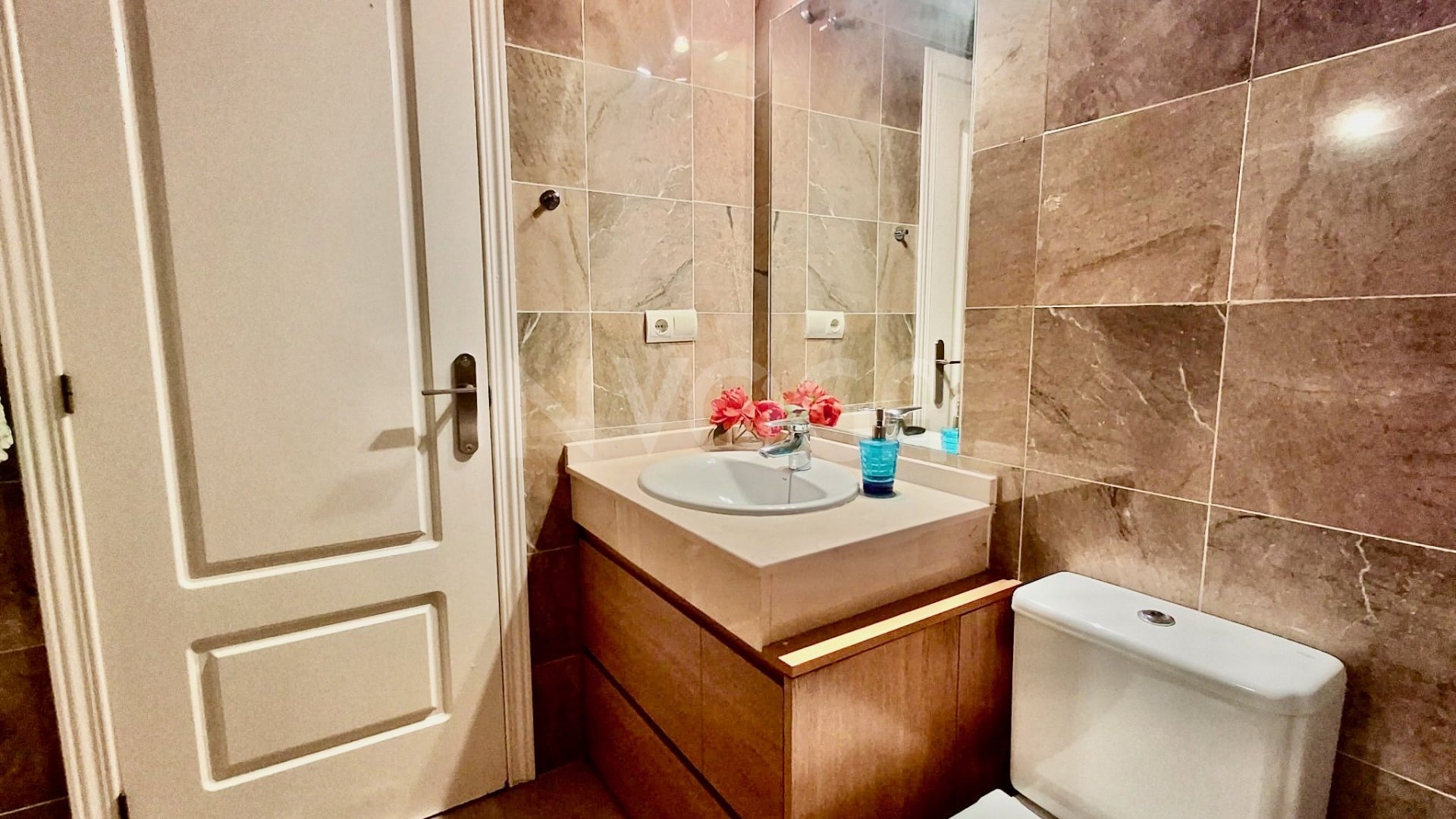 Ideal apartamento a tan solo 300 metros de la playa de duna natural en Elviria