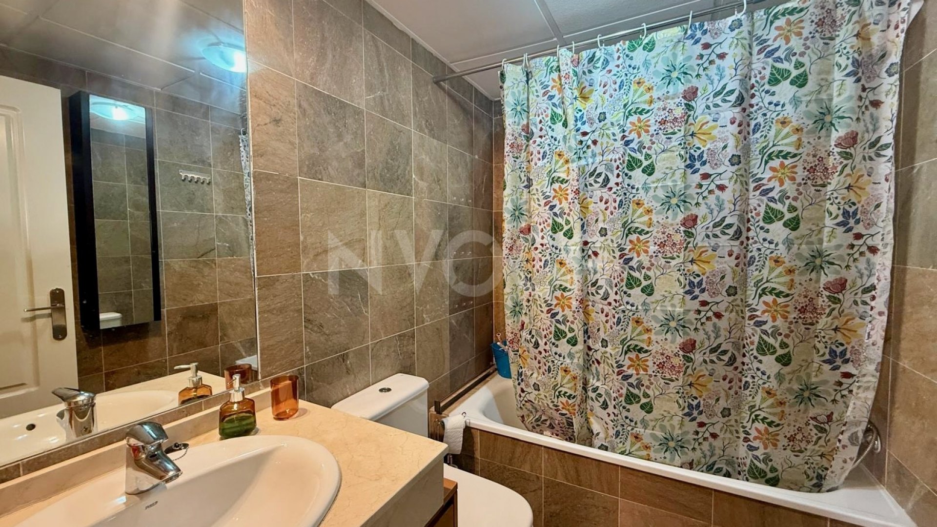 Ideal apartamento a tan solo 300 metros de la playa de duna natural en Elviria