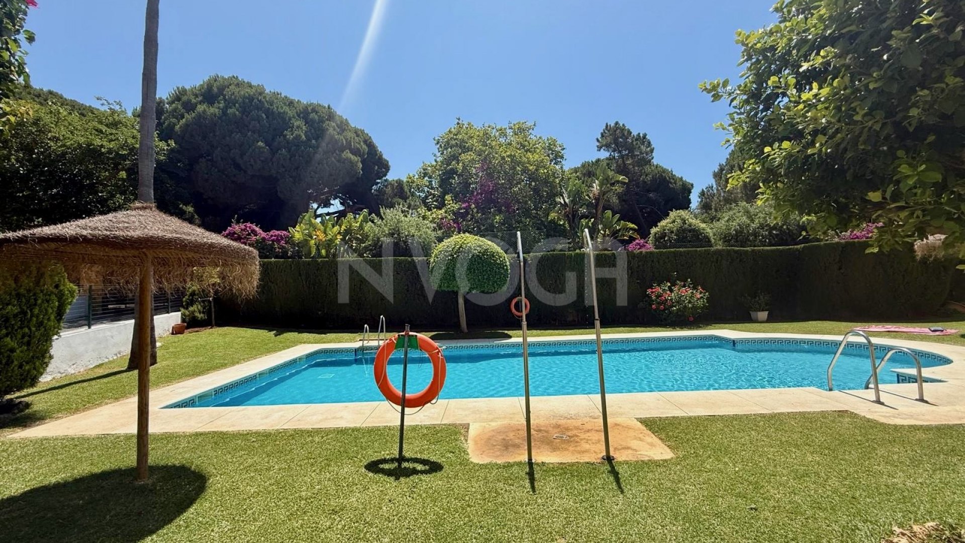 Ideal apartamento a tan solo 300 metros de la playa de duna natural en Elviria