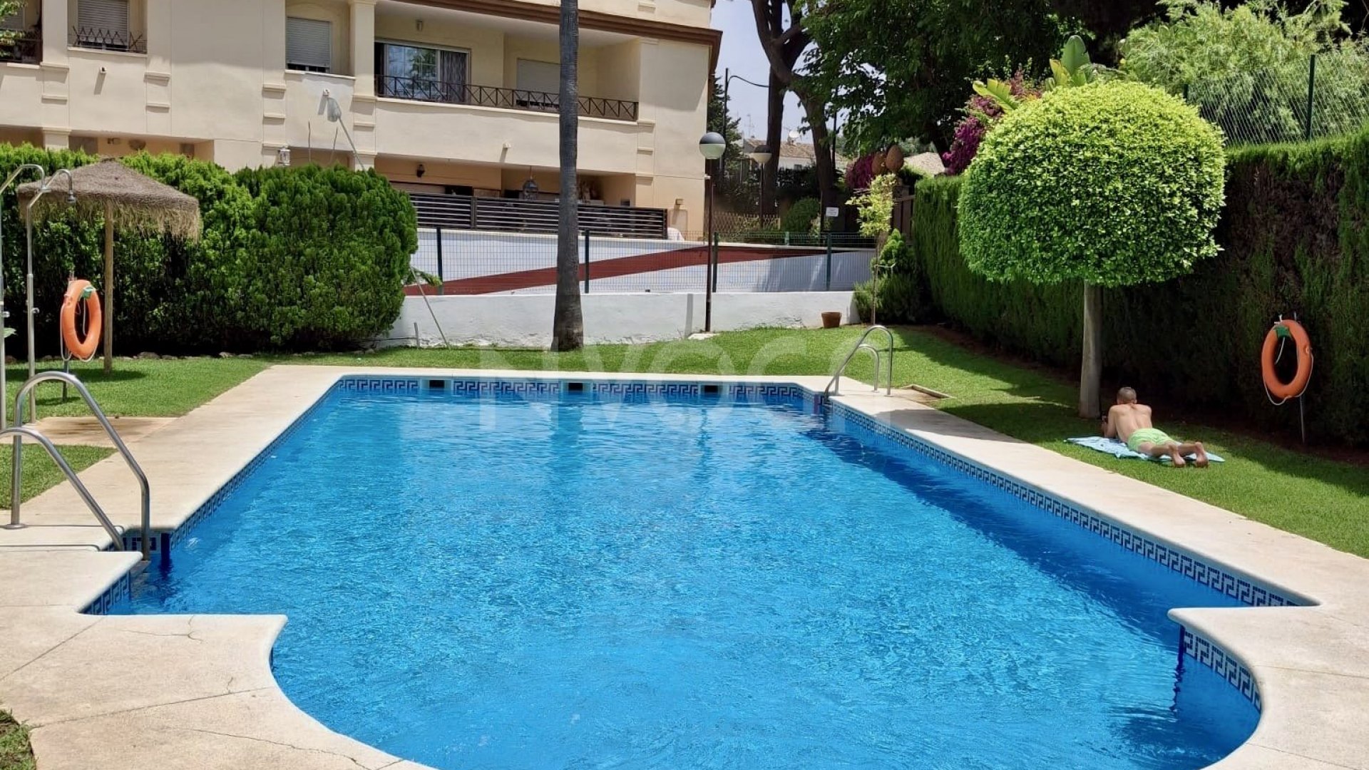 Ideal apartamento a tan solo 300 metros de la playa de duna natural en Elviria
