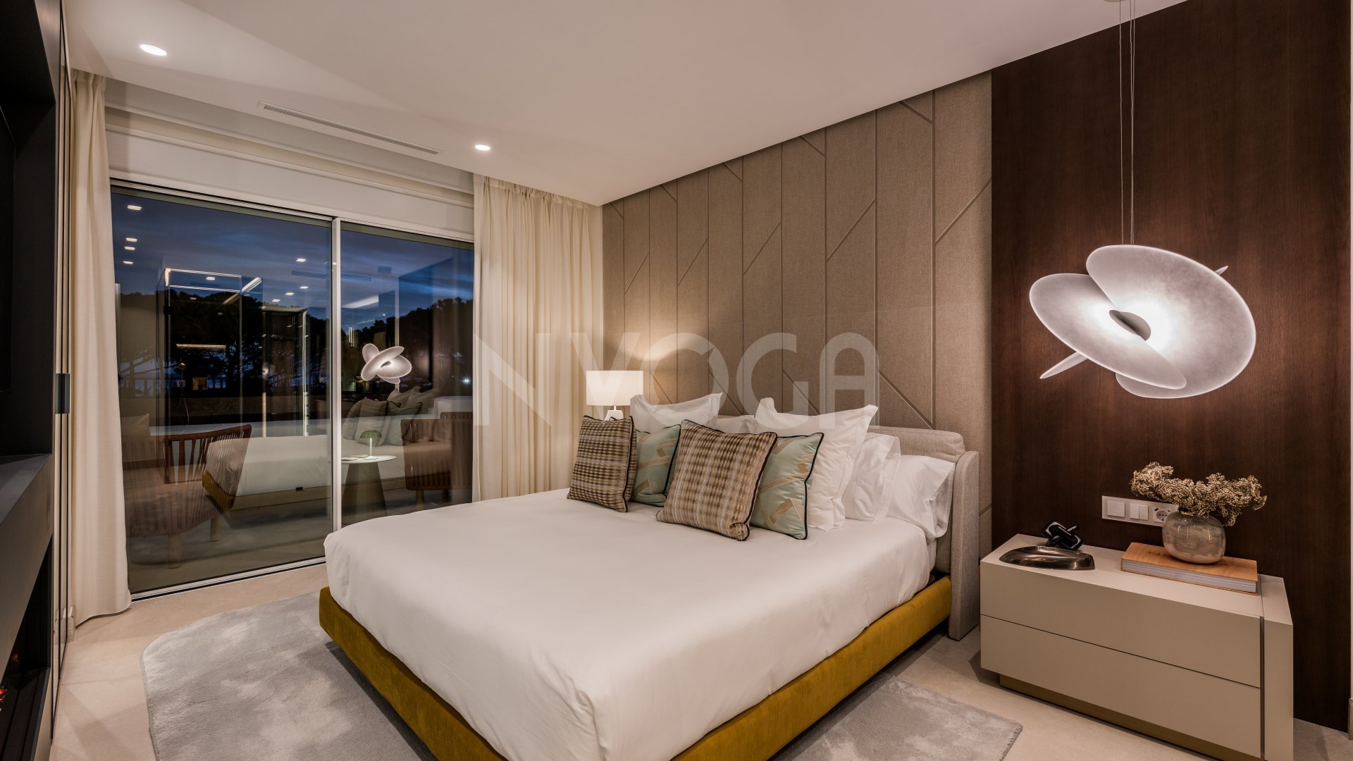 Luxury Frontline Beach Apartment with Sea, Golf & Mountain Views – Los Monteros, Marbella East