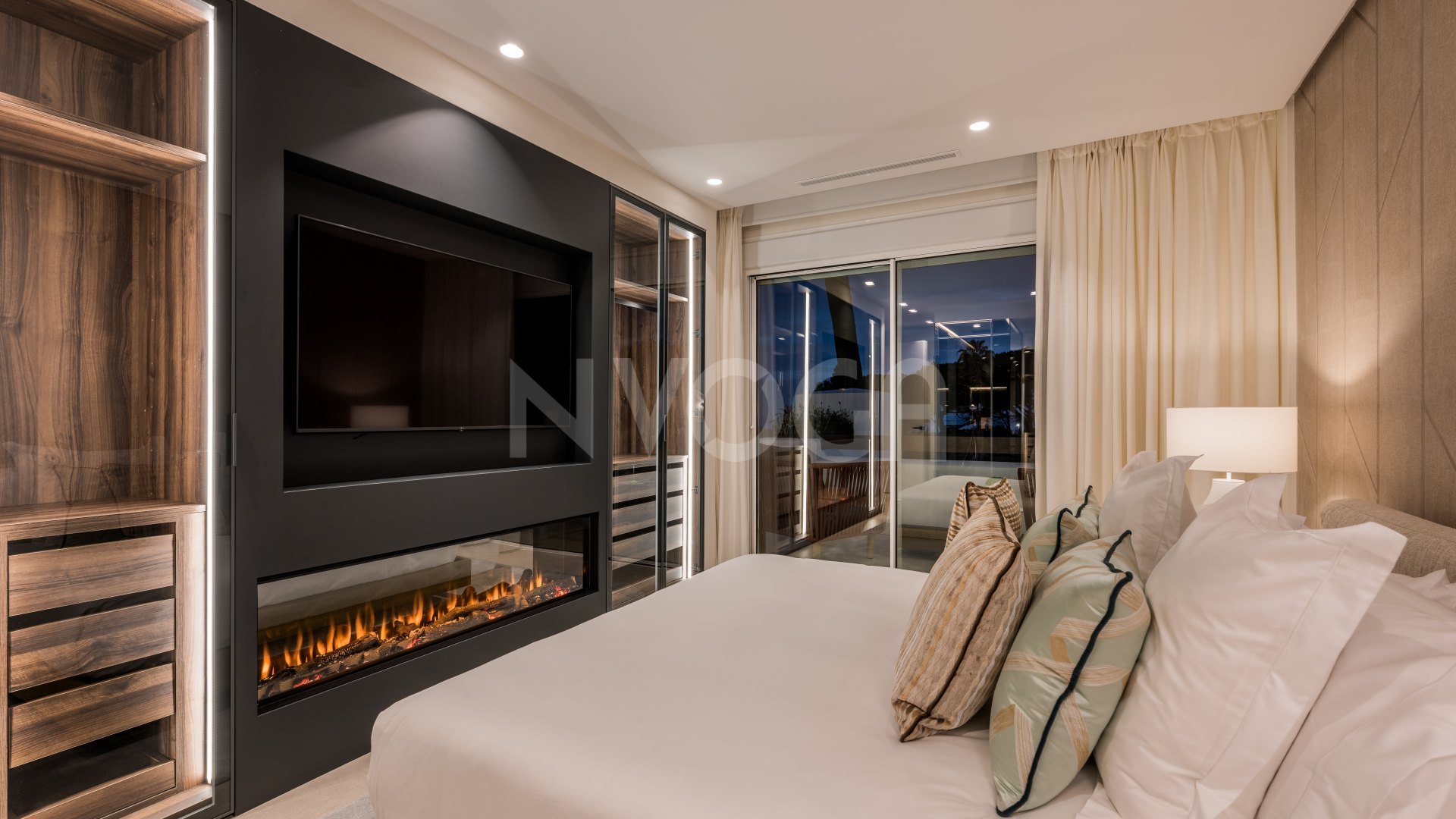 Luxury Frontline Beach Apartment with Sea, Golf & Mountain Views – Los Monteros, Marbella East
