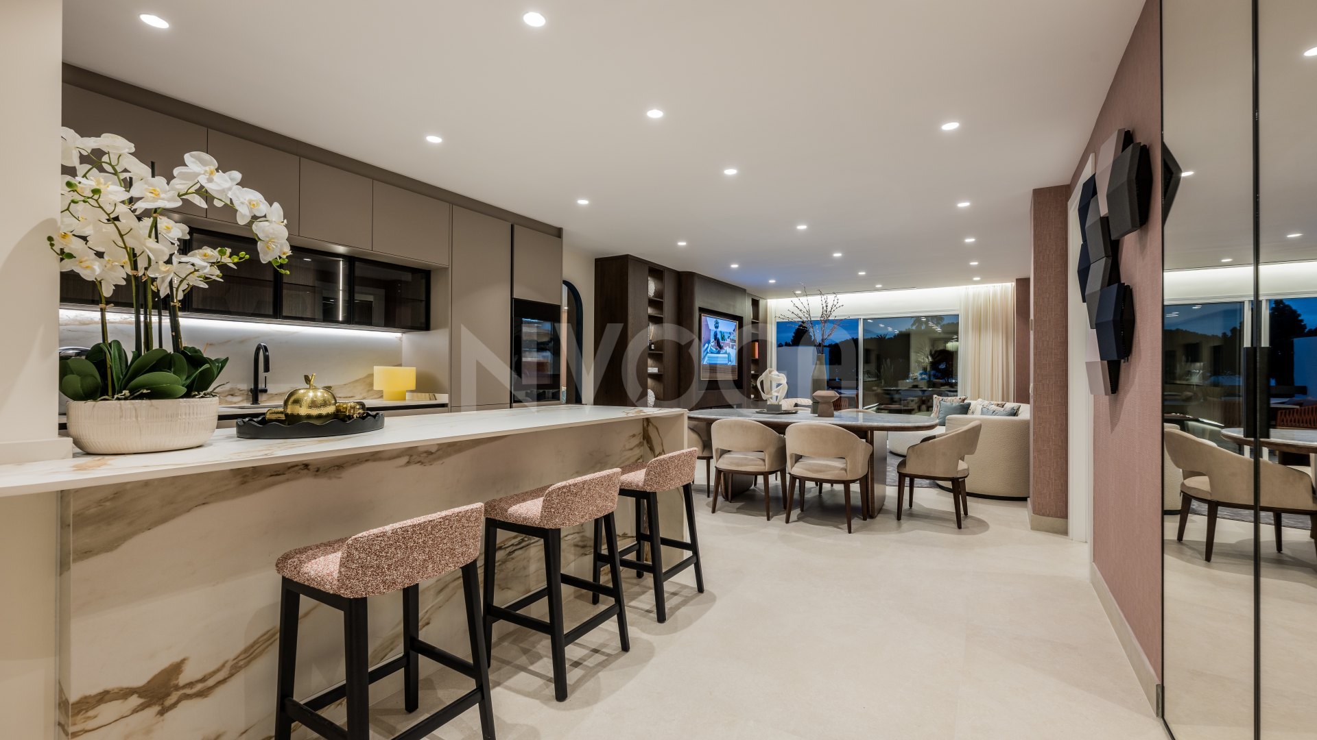 Luxury Frontline Beach Apartment with Sea, Golf & Mountain Views – Los Monteros, Marbella East