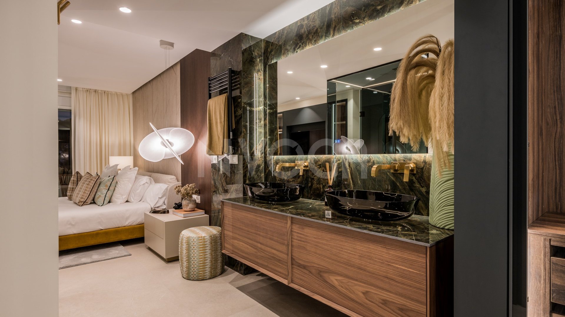 Luxury Frontline Beach Apartment with Sea, Golf & Mountain Views – Los Monteros, Marbella East