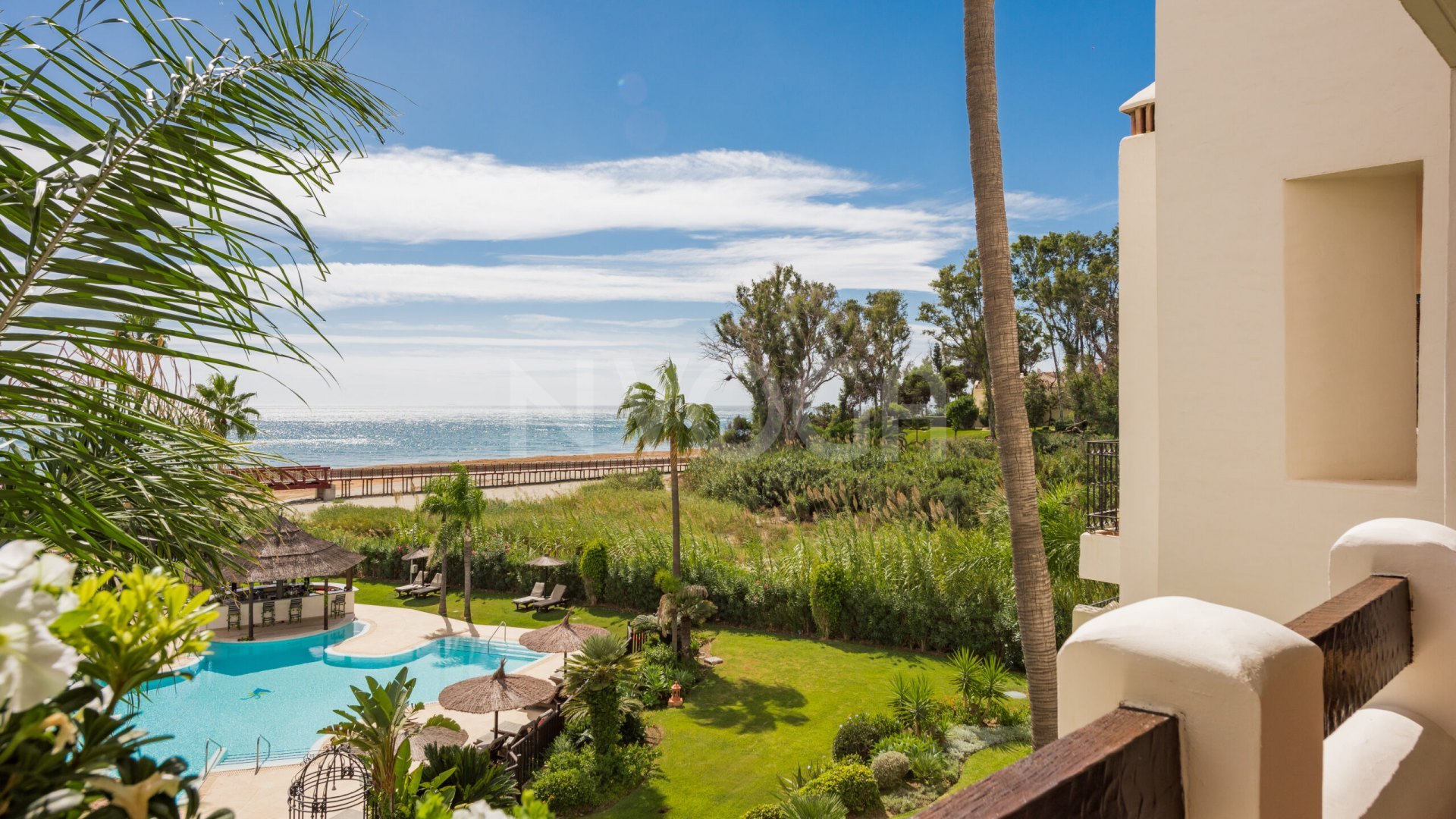 Beachfront Apartment in Bahía del Velerín – Between Marbella & Estepona